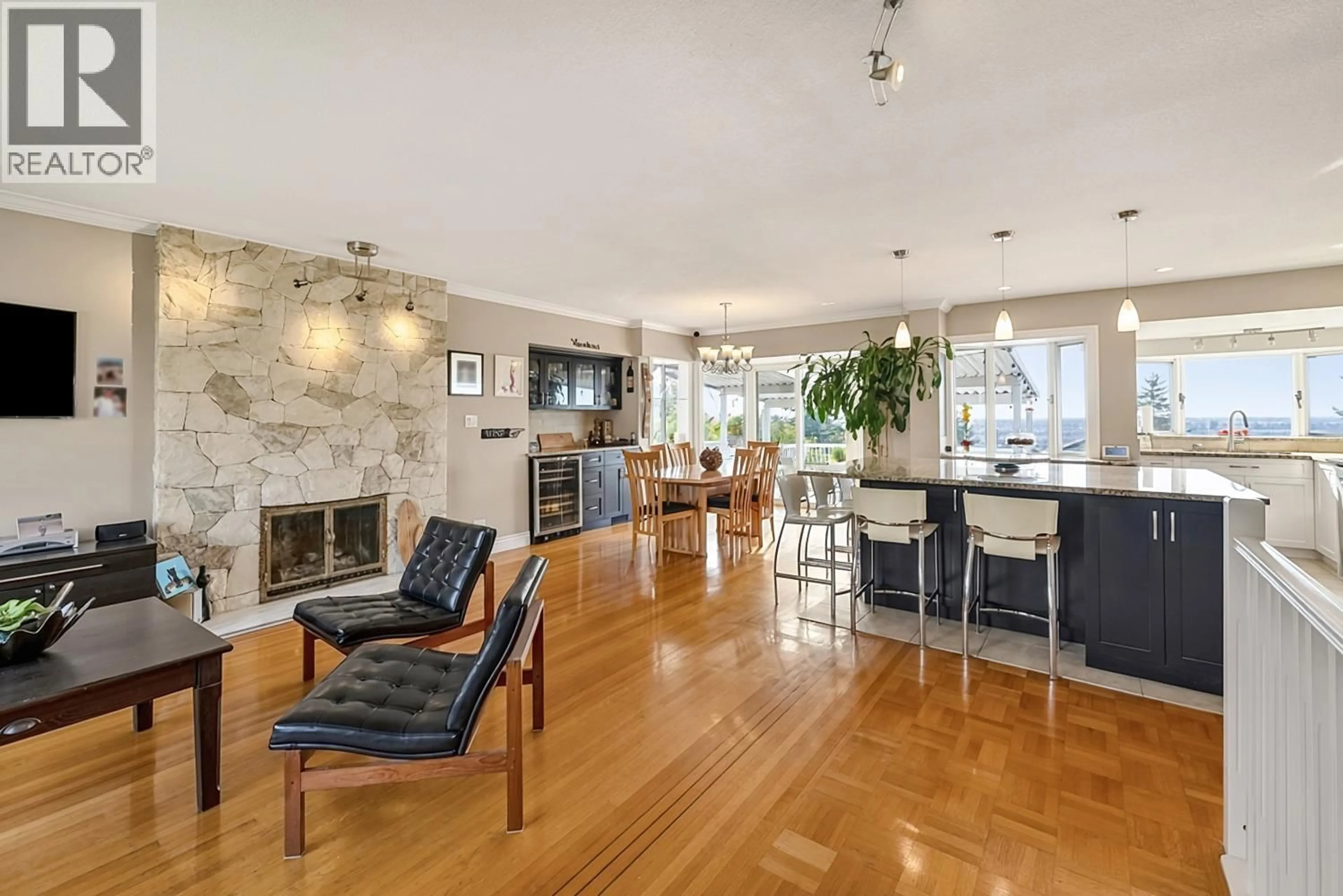Open concept kitchen, unknown for 5570 CARSON STREET, Burnaby British Columbia V5J2Z2