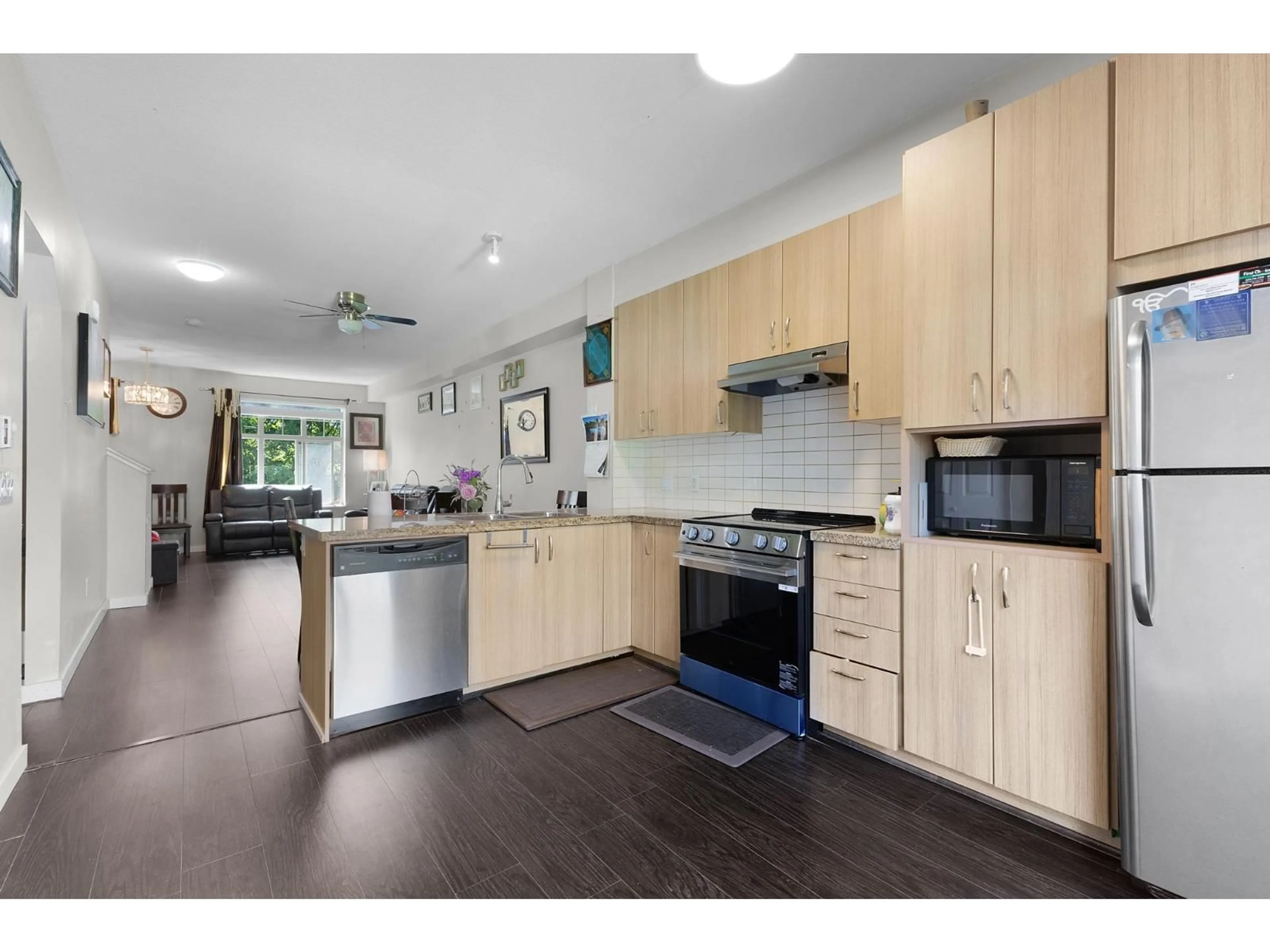 Standard kitchen, wood/laminate floor for 29 - 31125 WESTRIDGE PLACE, Abbotsford British Columbia V2T0B9