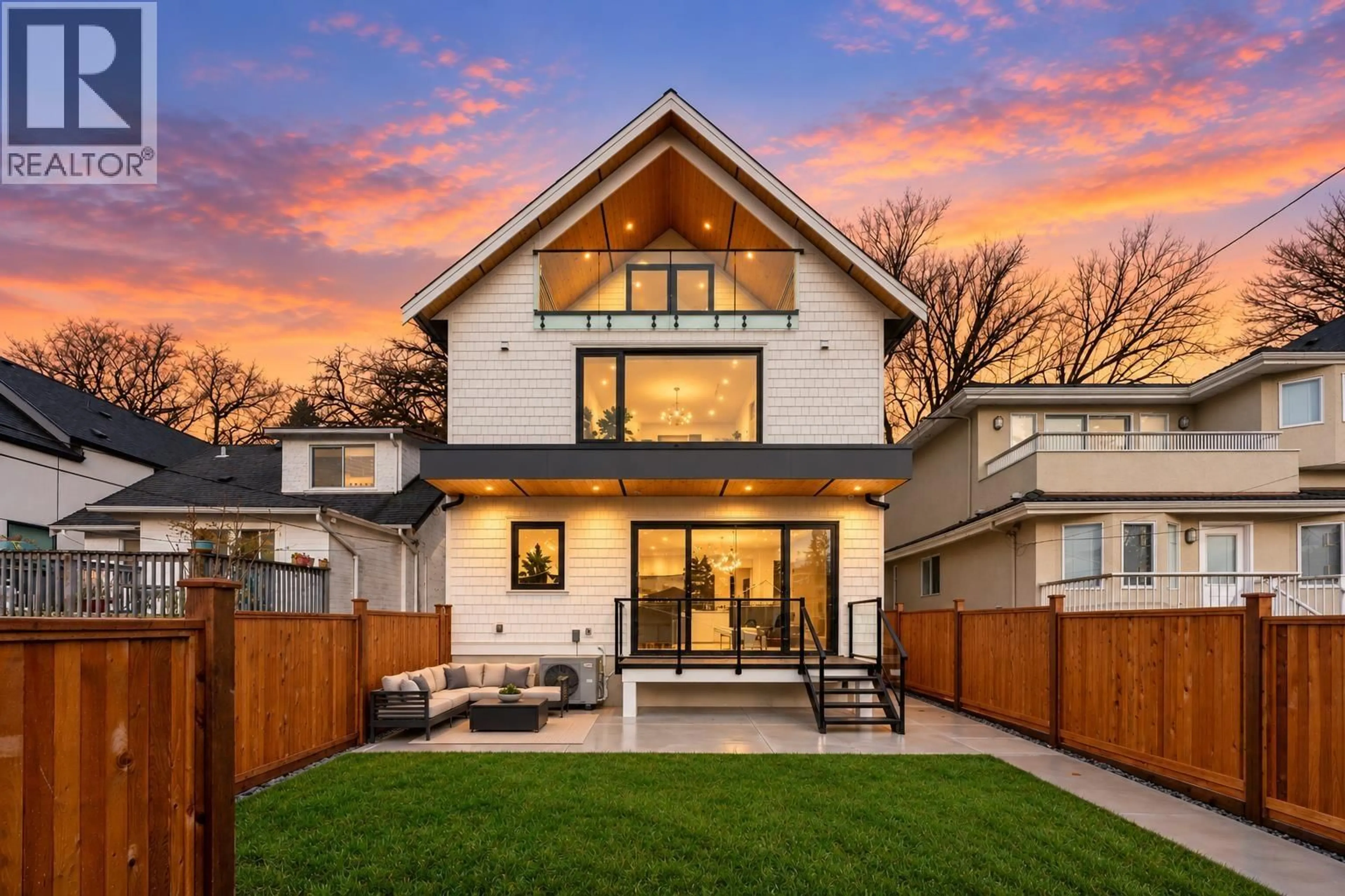 Unknown for 2 - 3218 38TH AVENUE, Vancouver British Columbia V6N2X6