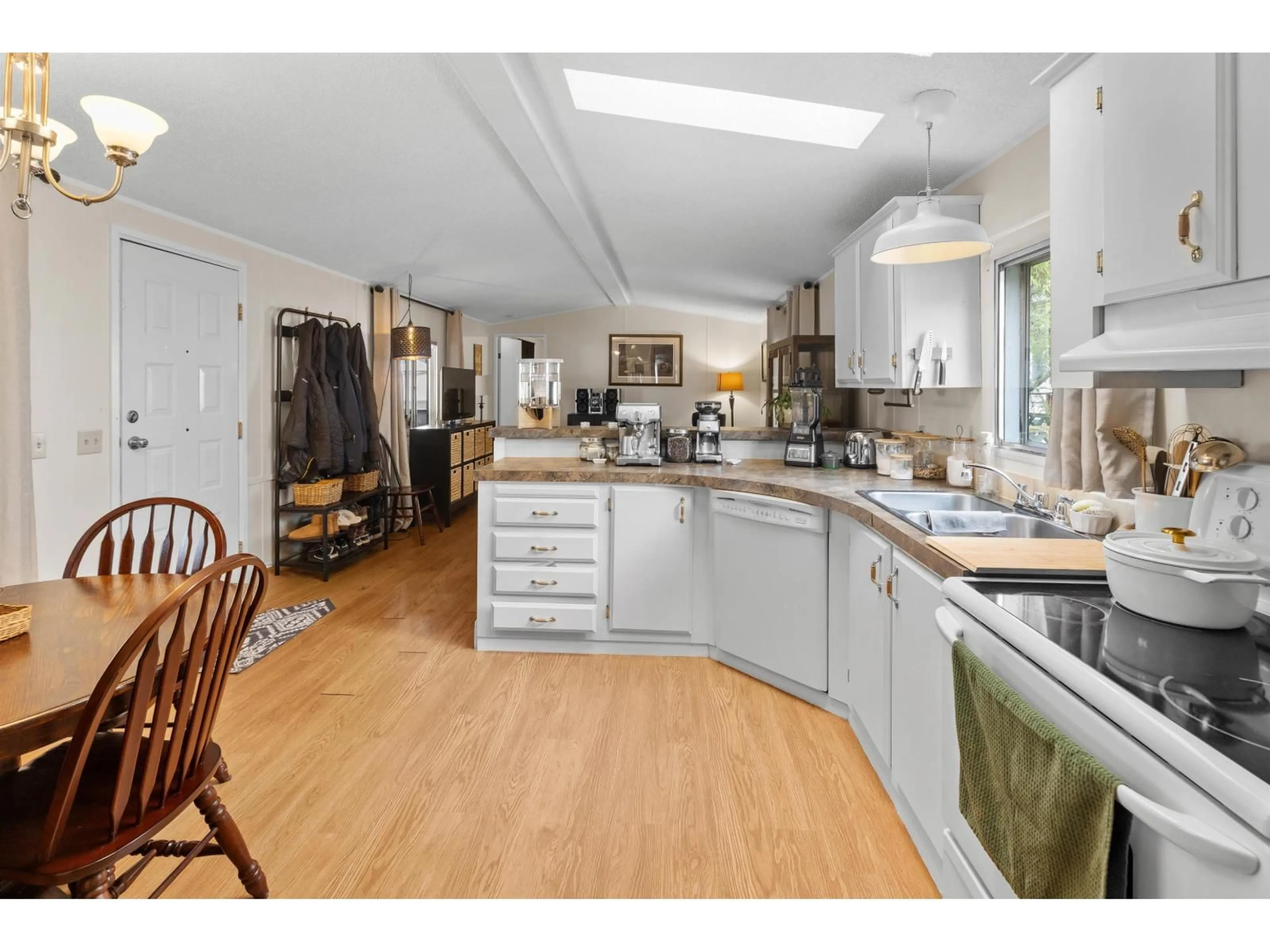 Open concept kitchen, unknown for 15 - 10221 WILSON STREET, Mission British Columbia V4S1E2