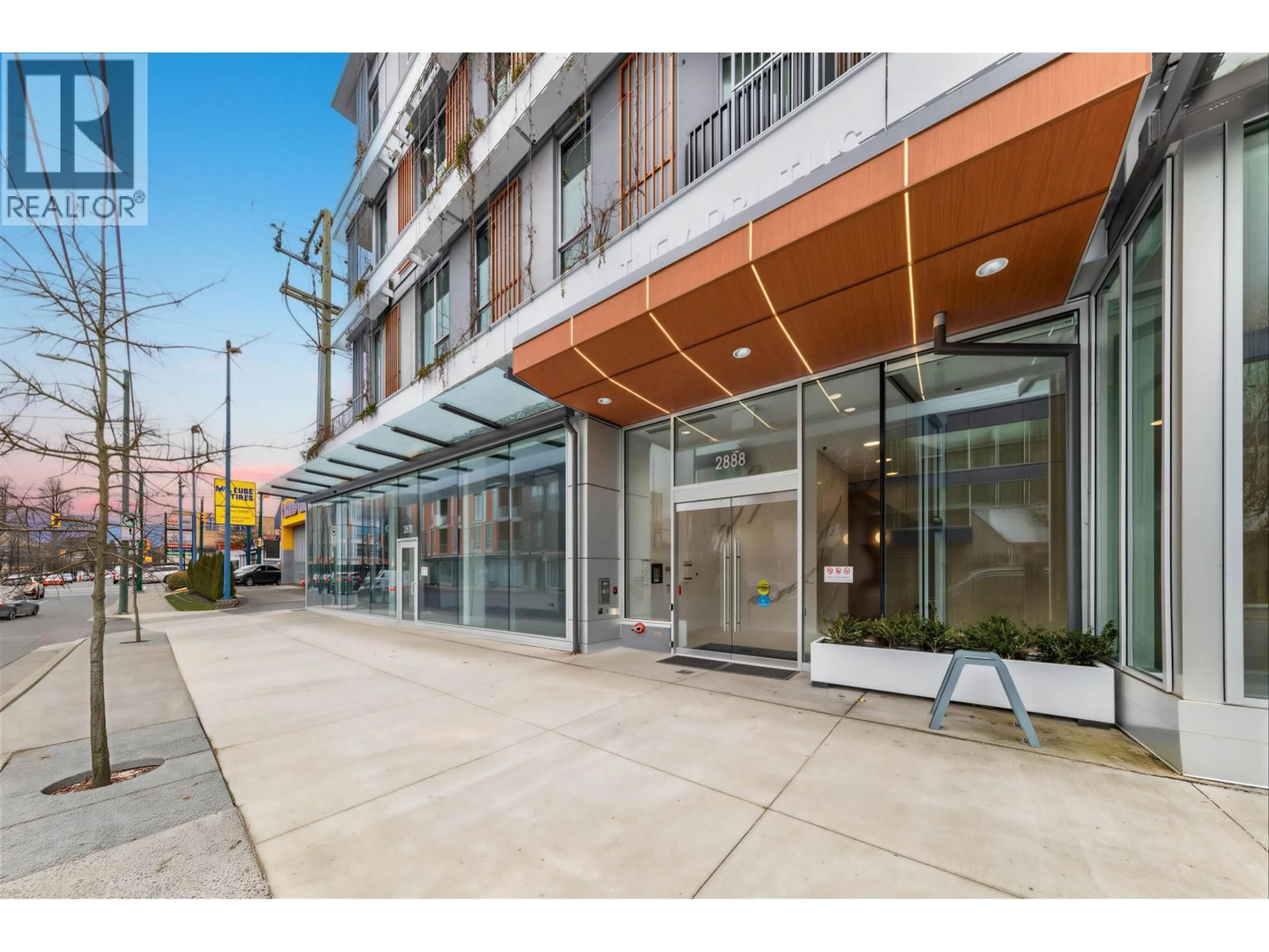 Indoor foyer for 307 - 2888 ARBUTUS STREET, Vancouver British Columbia V6J0J1