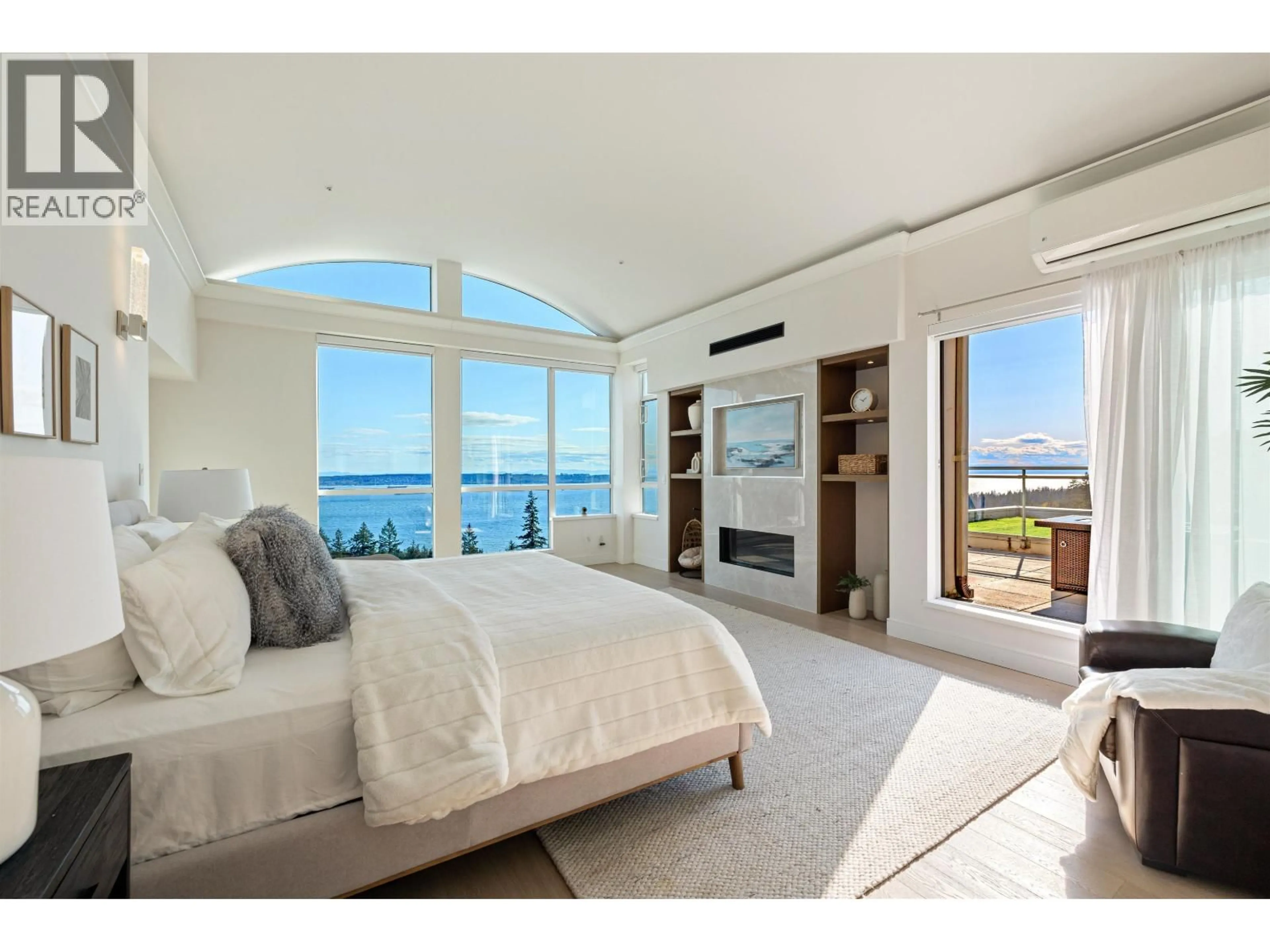 Bedroom with bed, unknown for 701 - 3105 DEER RIDGE DRIVE, West Vancouver British Columbia V7S4W1