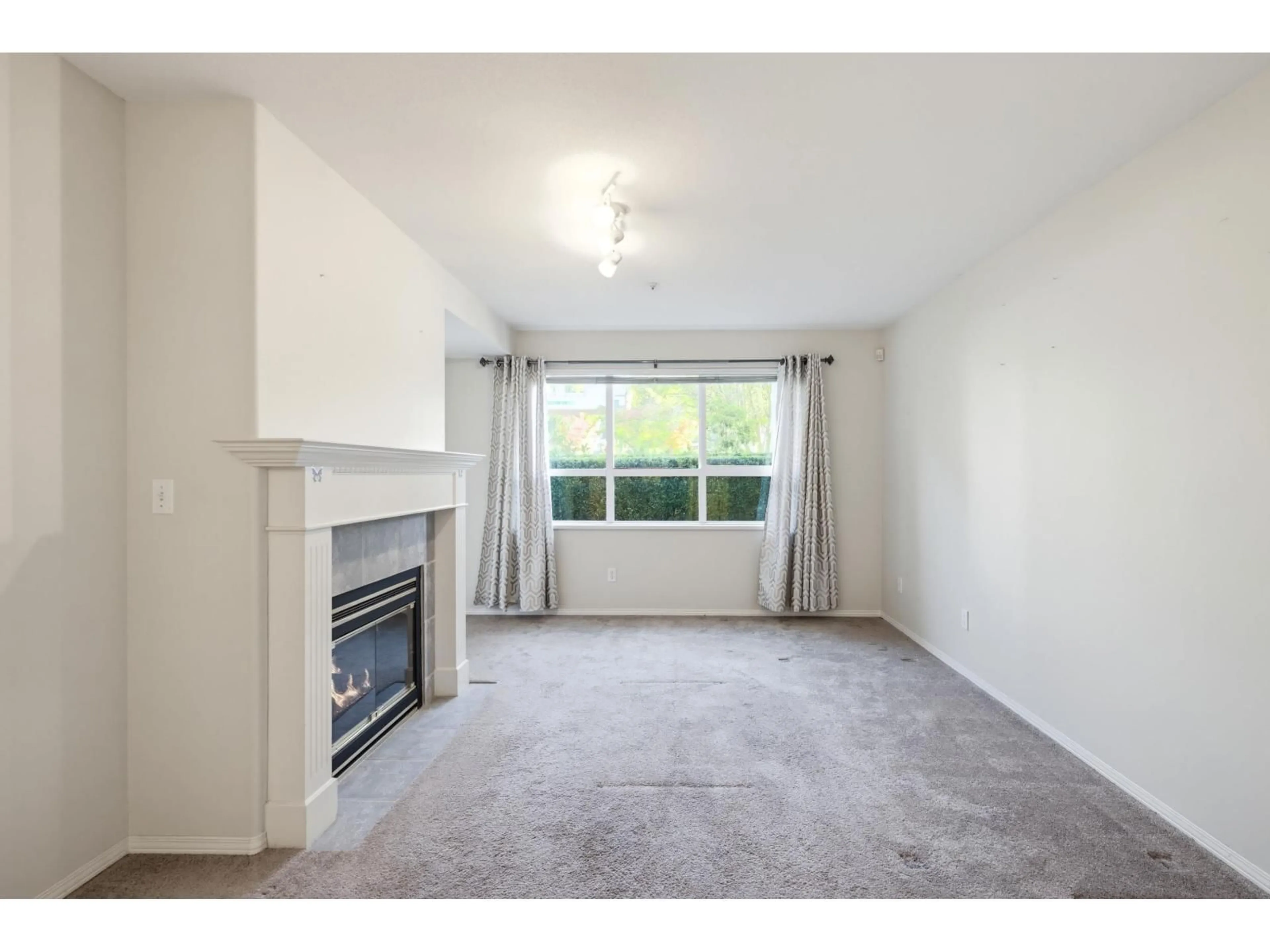 A pic of a room for 101 - 13860 70 AVENUE, Surrey British Columbia V3W0S1