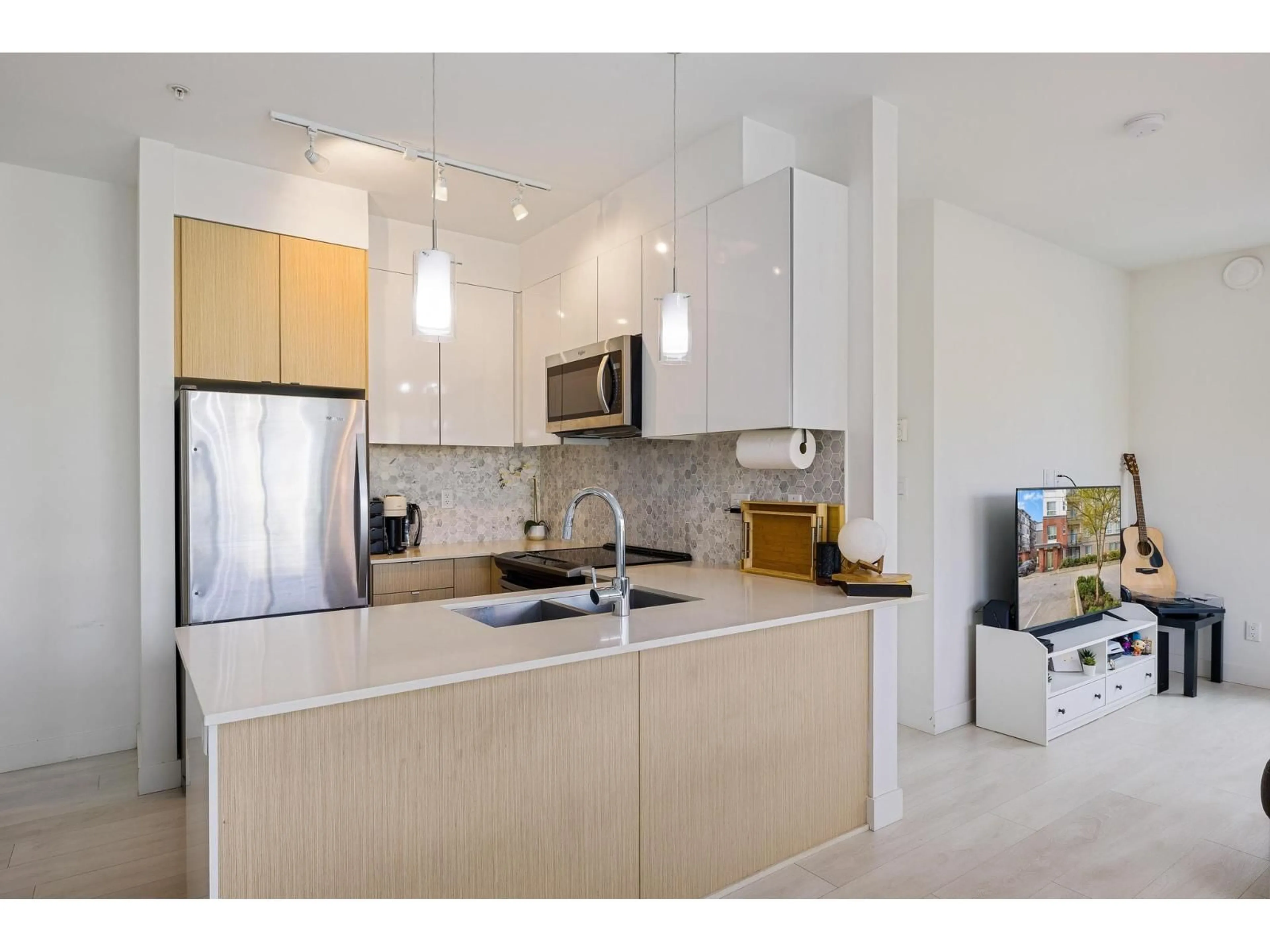 Open concept kitchen, unknown for 108 - 6438 195A STREET, Surrey British Columbia V4N6R5