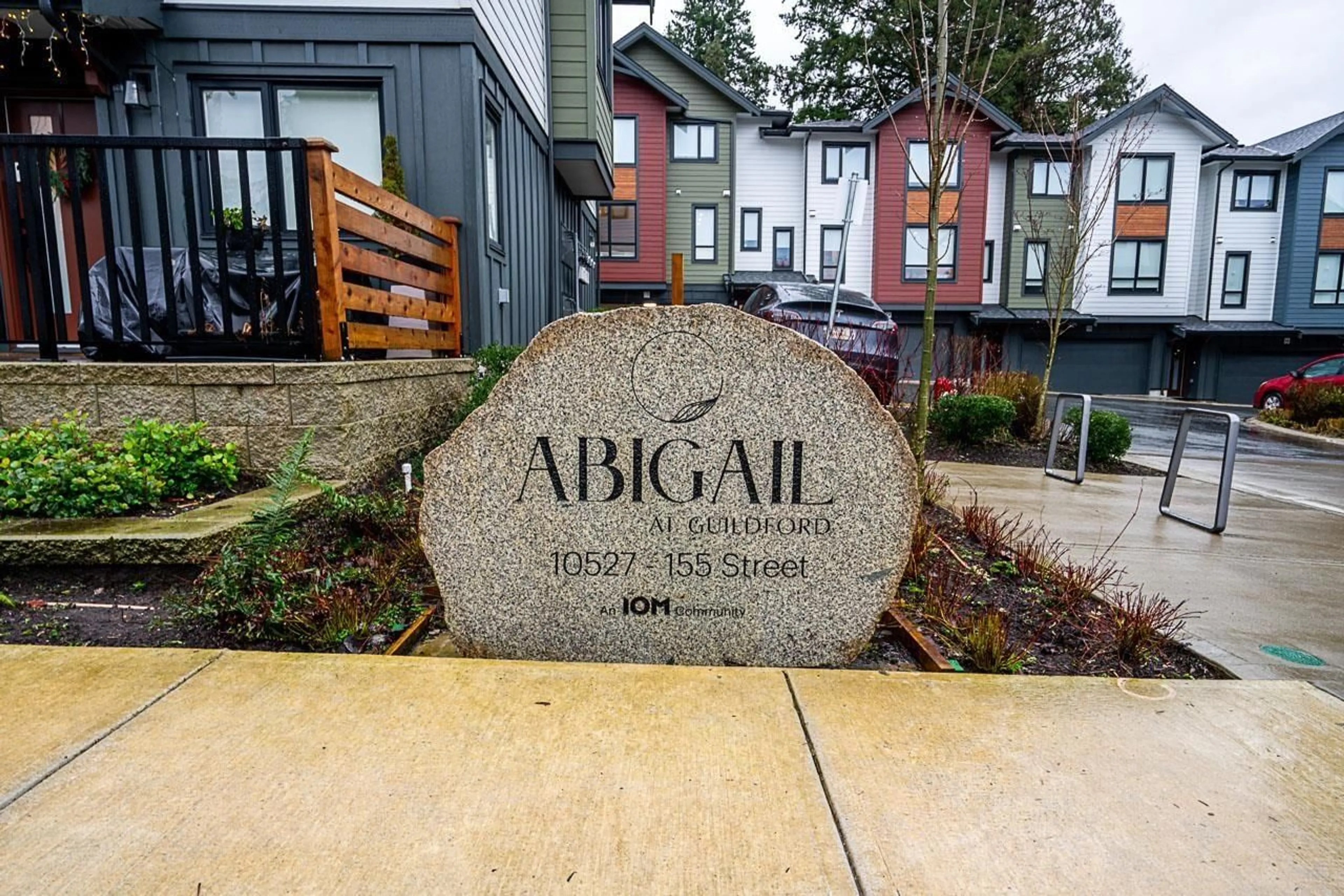 Indoor foyer for 14 - 10527 155 STREET, Surrey British Columbia V3R0S1