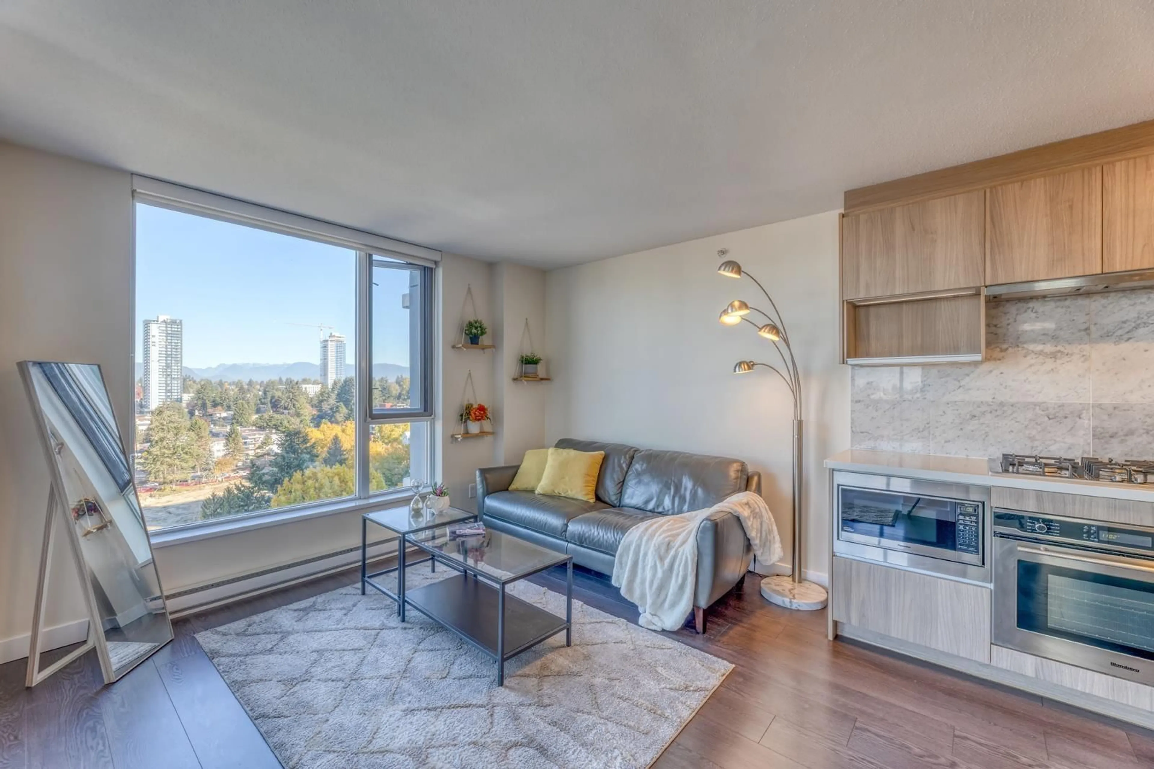 Living room with furniture, unknown for 1809 - 13696 100 AVENUE, Surrey British Columbia V3T0L5