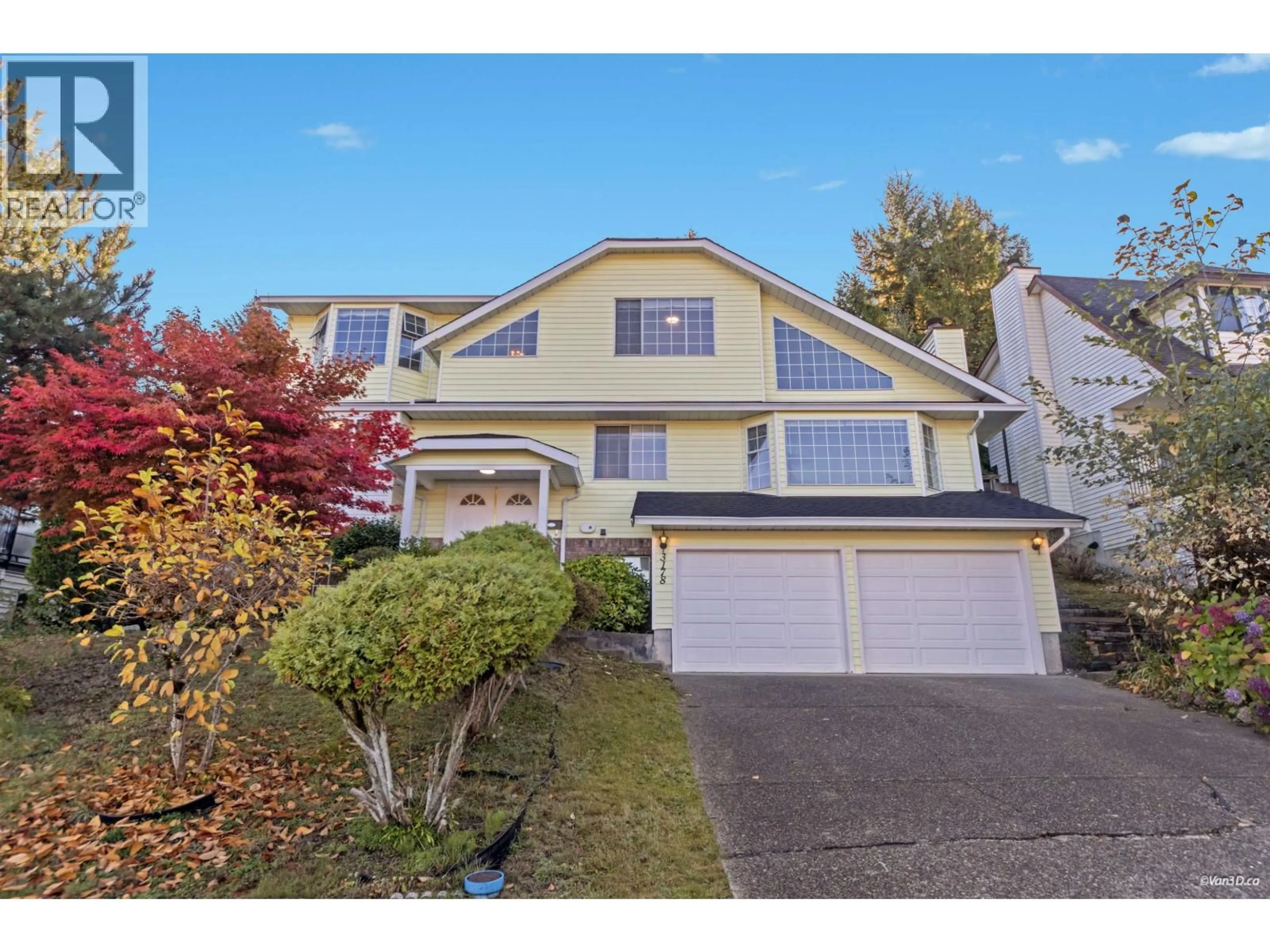 Home with vinyl exterior material, street for 3178 LEEWARD COURT, Coquitlam British Columbia V3C5A9