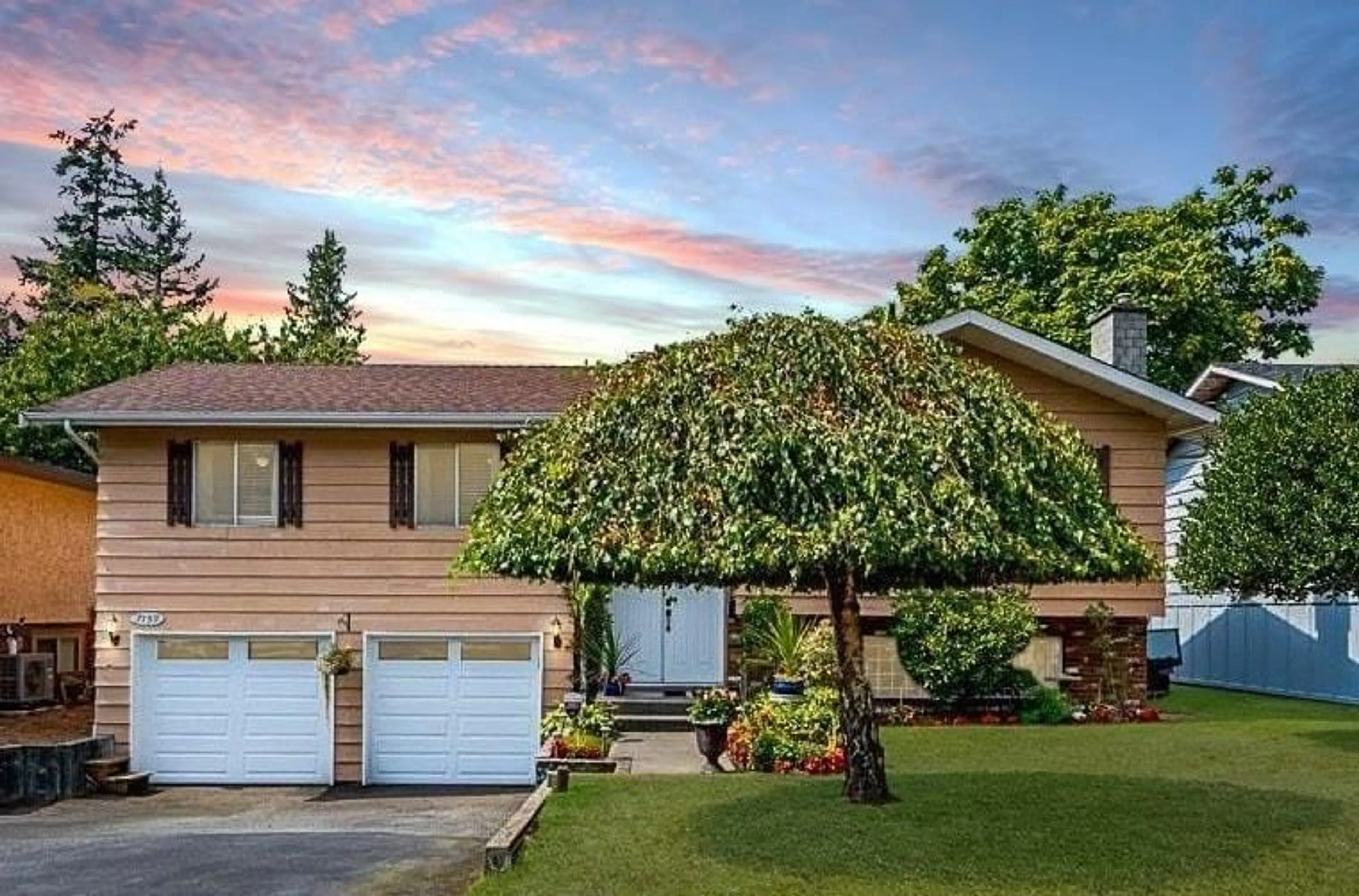 Home with vinyl exterior material, street for 7159 114A STREET, Delta British Columbia V4E1X3