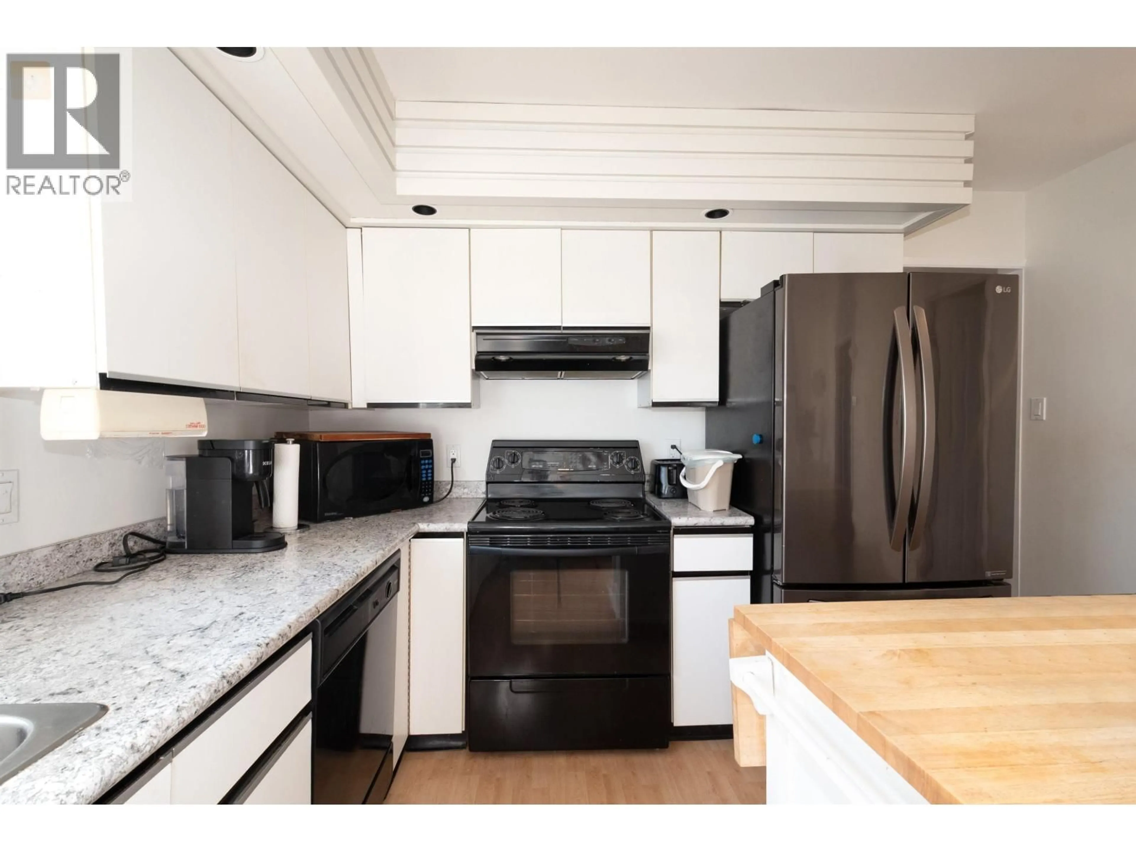 Standard kitchen, unknown for 2648 PANORAMA DRIVE, North Vancouver British Columbia V7G1V6