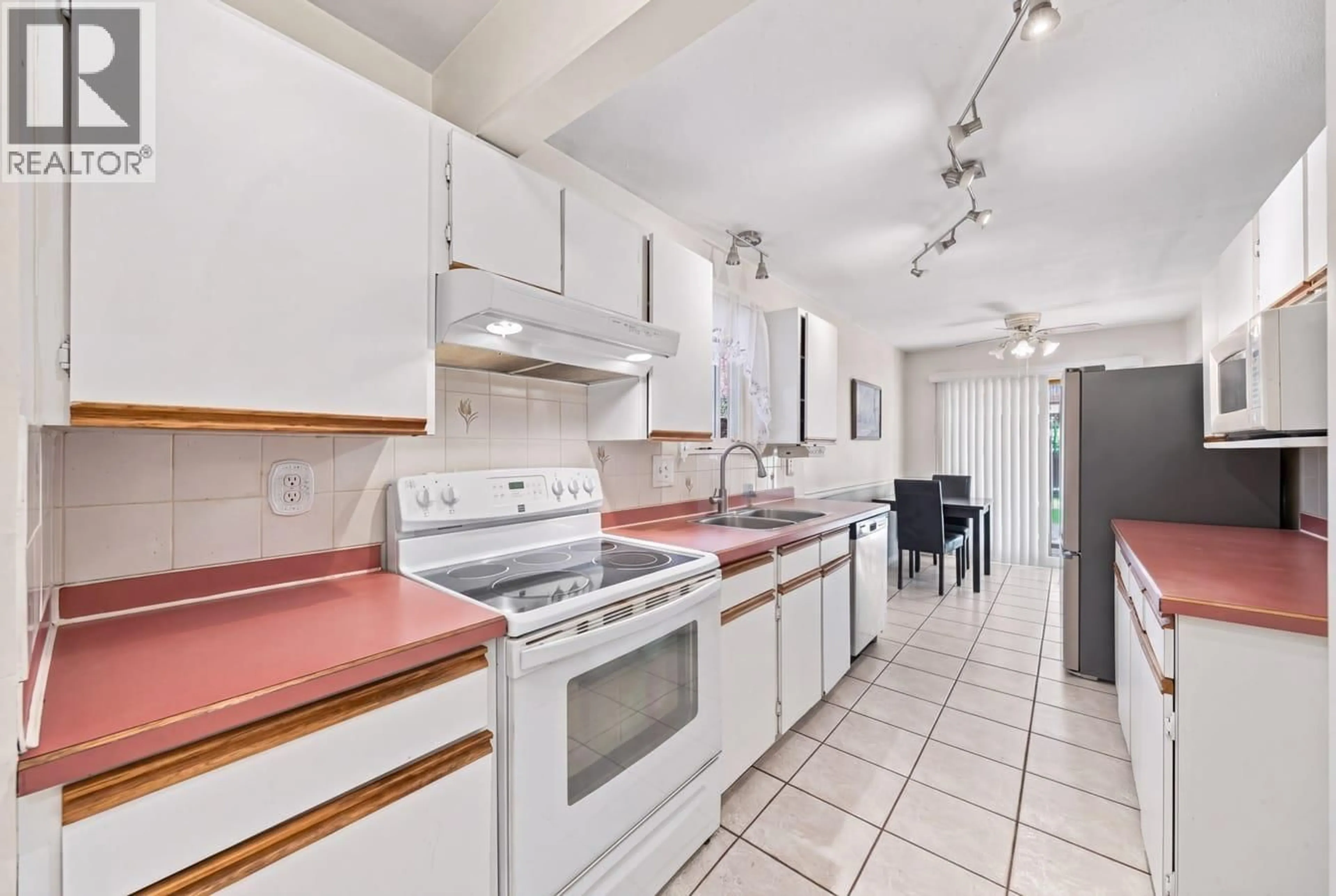 Standard kitchen, ceramic/tile floor for 1815 BROWN STREET, Port Coquitlam British Columbia V3C4L9