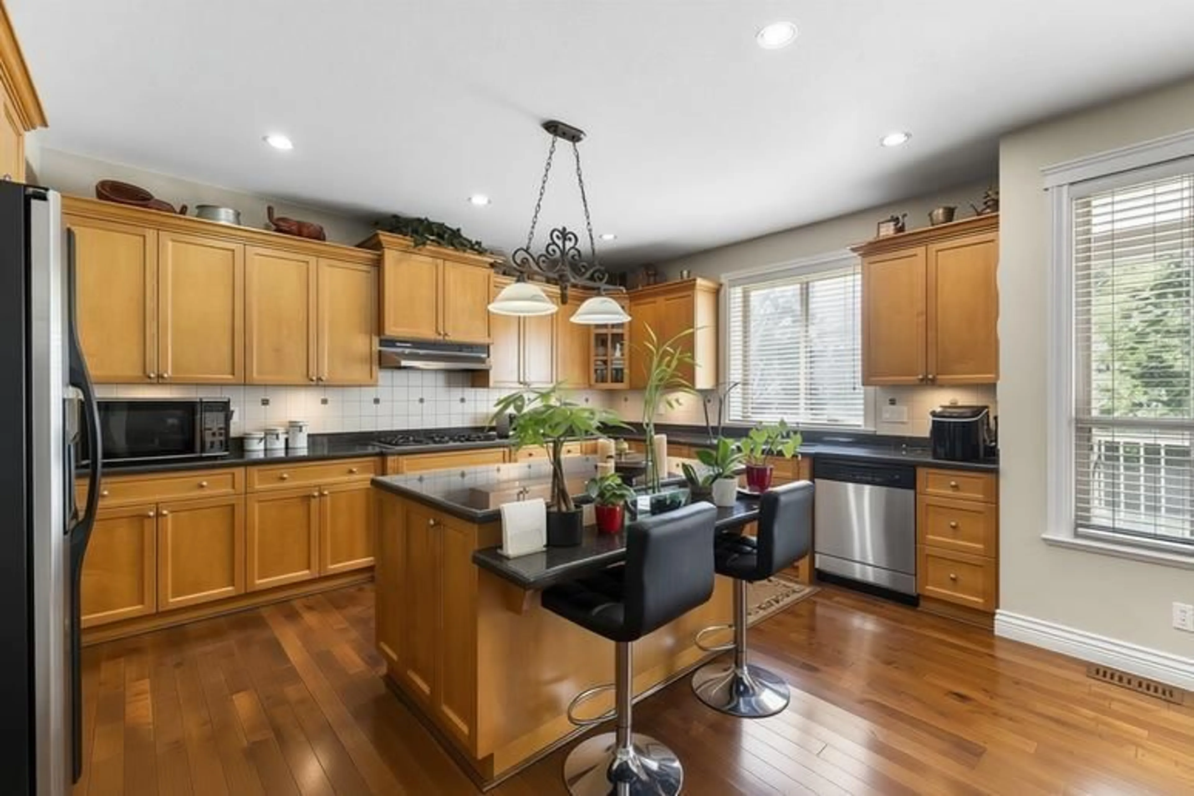Open concept kitchen, unknown for 12038 59 AVENUE, Surrey British Columbia V3X3L3