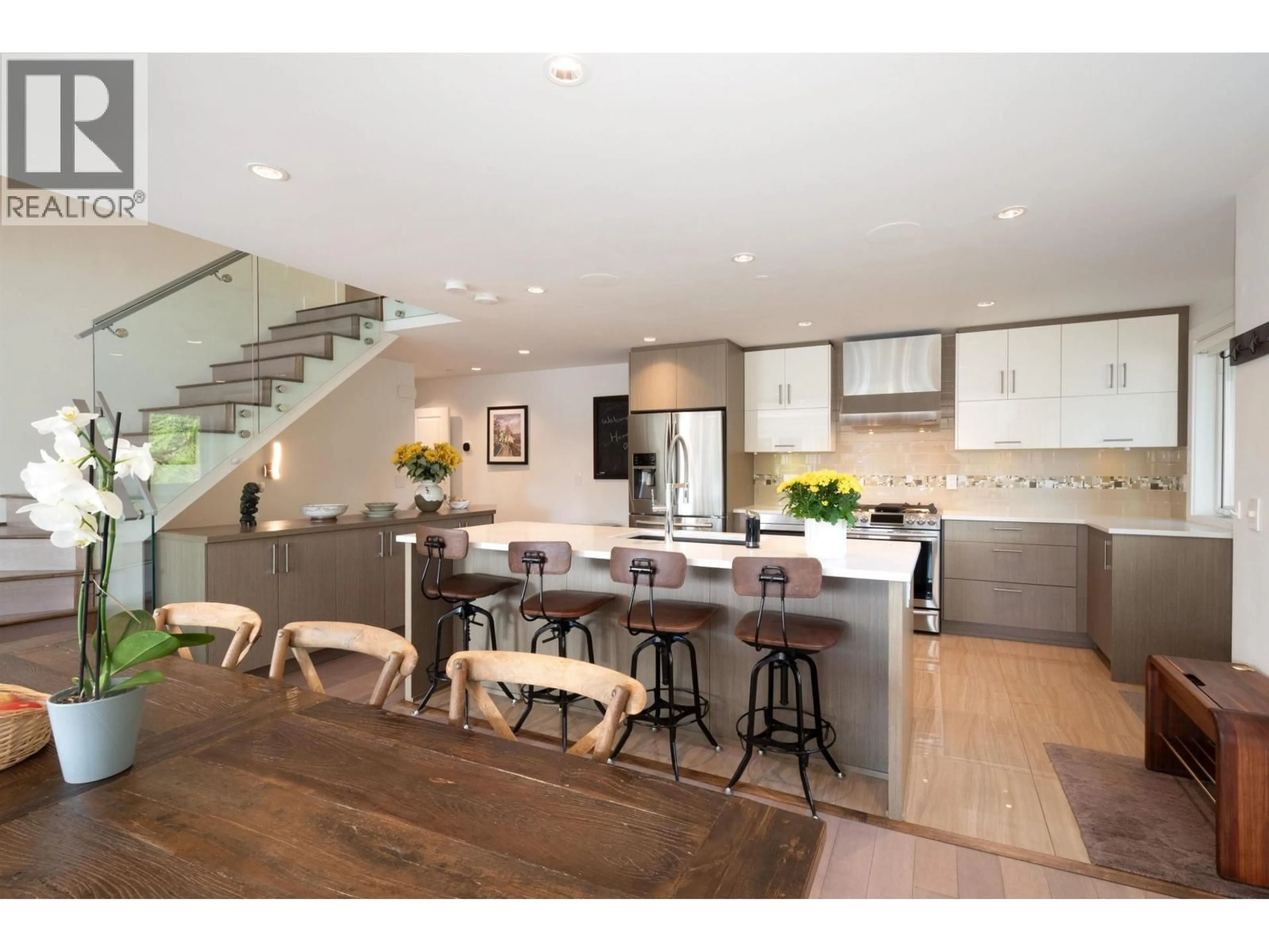 Open concept kitchen, unknown for 2867 PANORAMA DRIVE, North Vancouver British Columbia V7G1V7