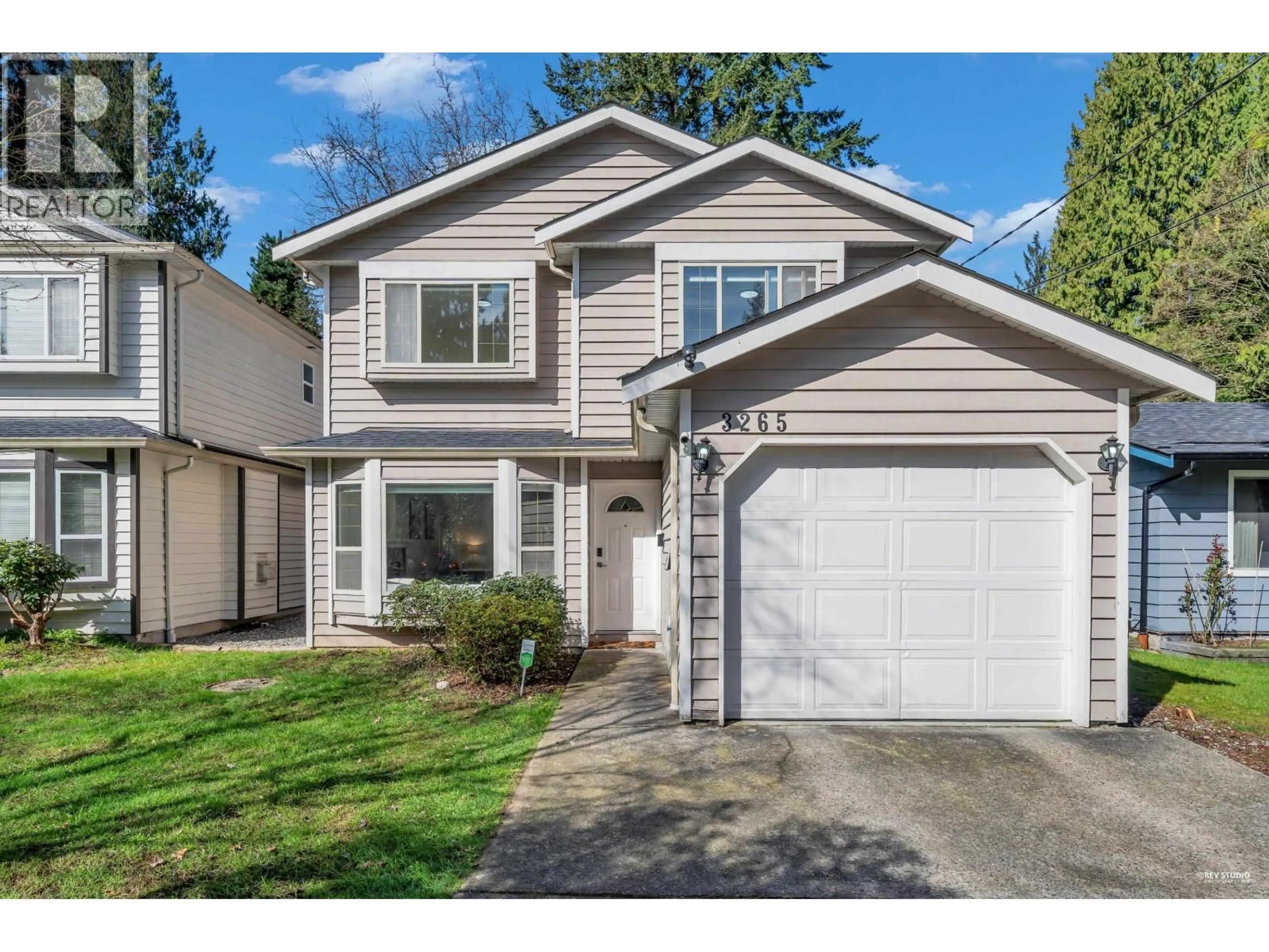 Home with vinyl exterior material, street for 3265 CHAUCER AVENUE, North Vancouver British Columbia V7K2C2