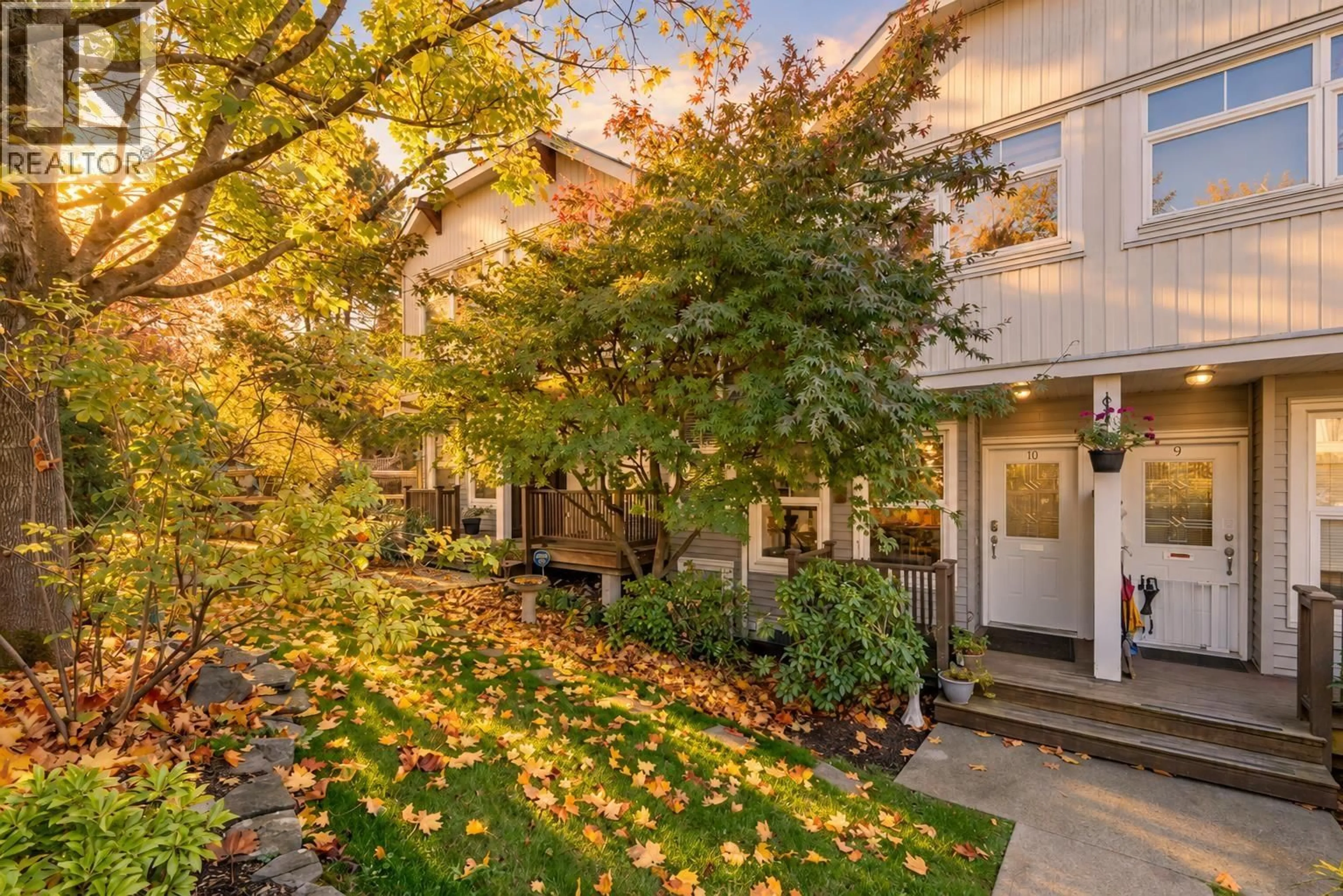 Patio, street for 10 - 3712 PENDER STREET, Burnaby British Columbia V5C2L3