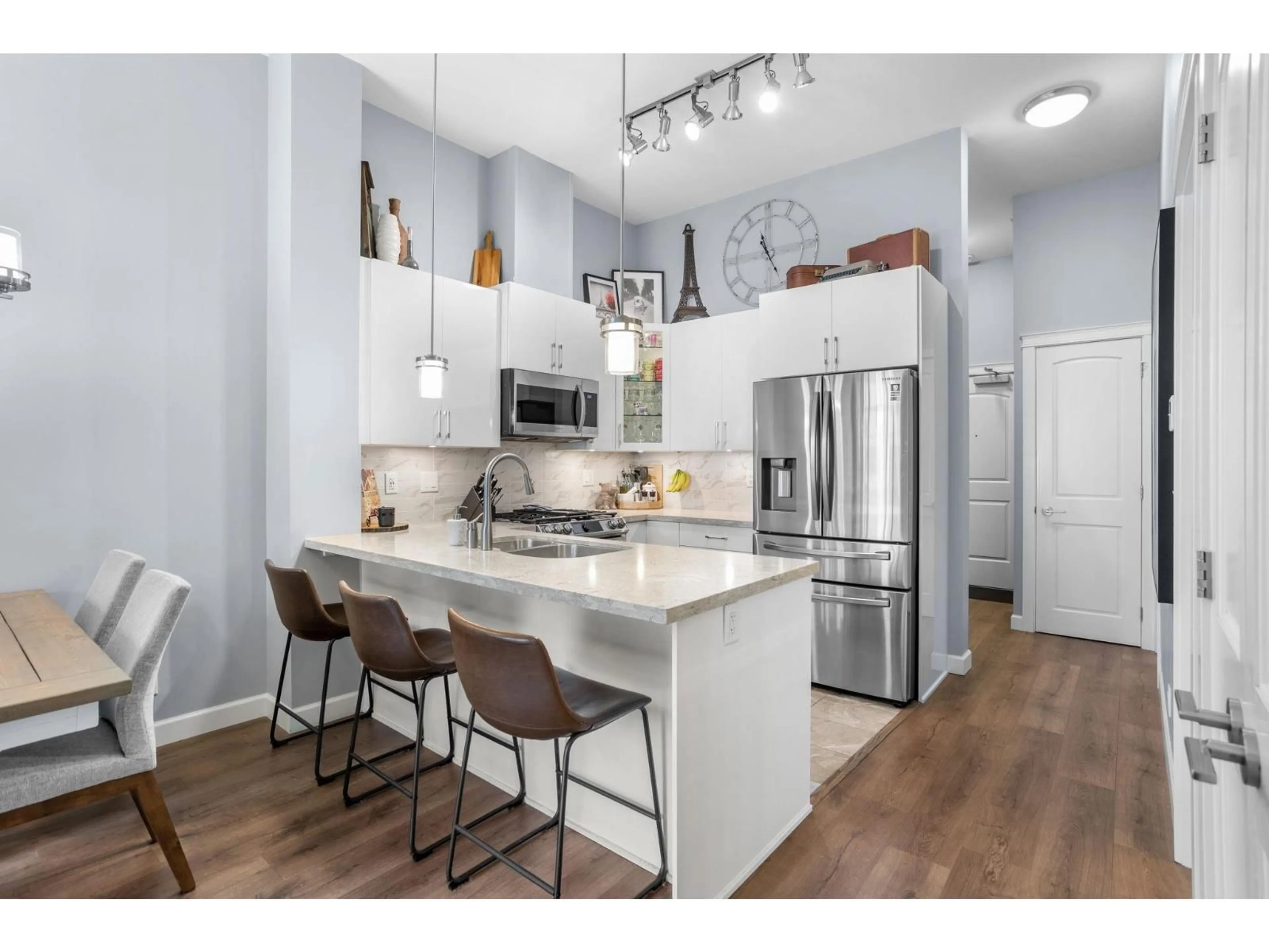 Open concept kitchen, unknown for 609 - 20328 86 AVENUE, Langley British Columbia V2Y2C2