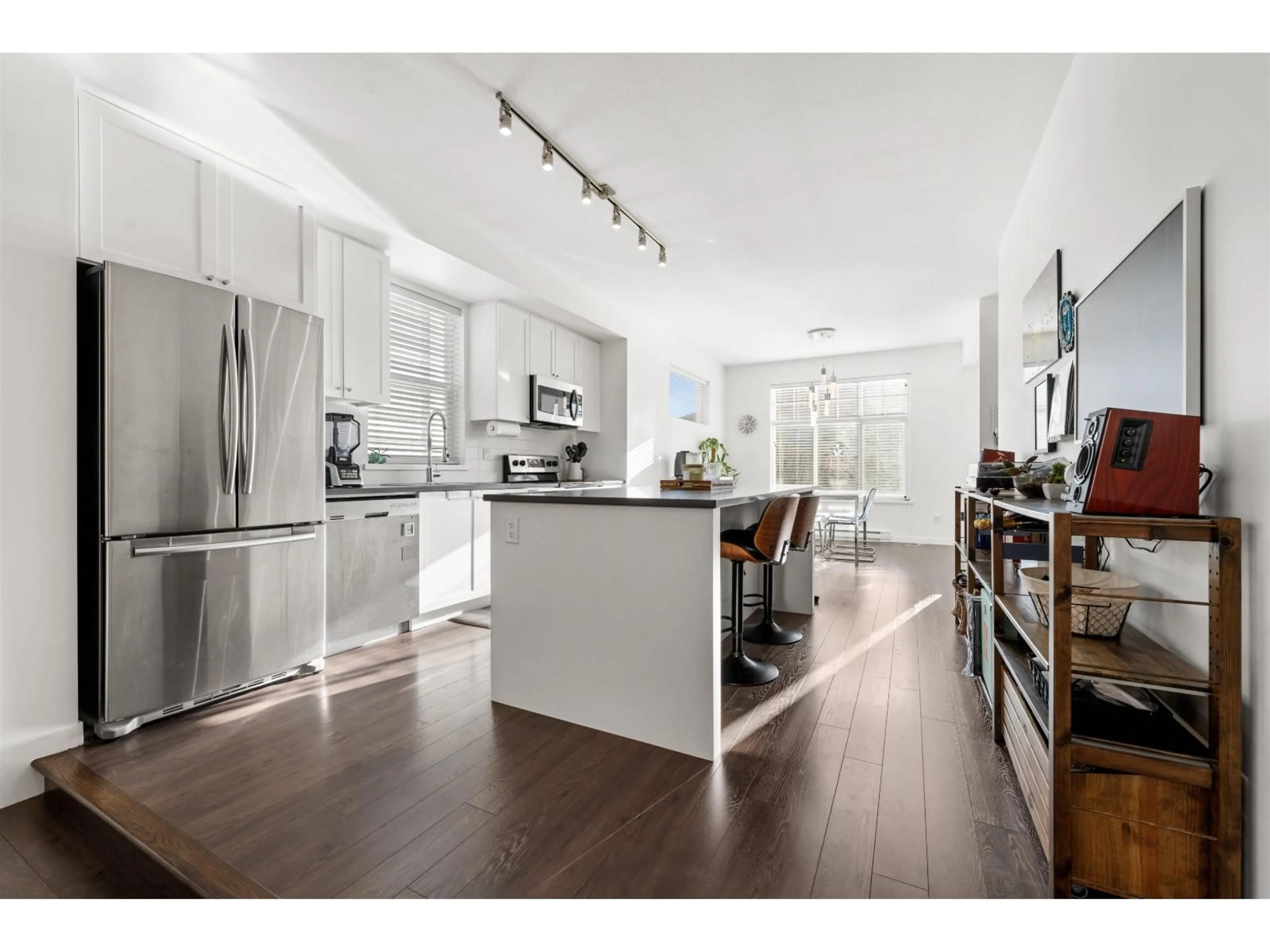 Open concept kitchen, unknown for 17 - 18681 68 AVENUE, Surrey British Columbia V4N6P3