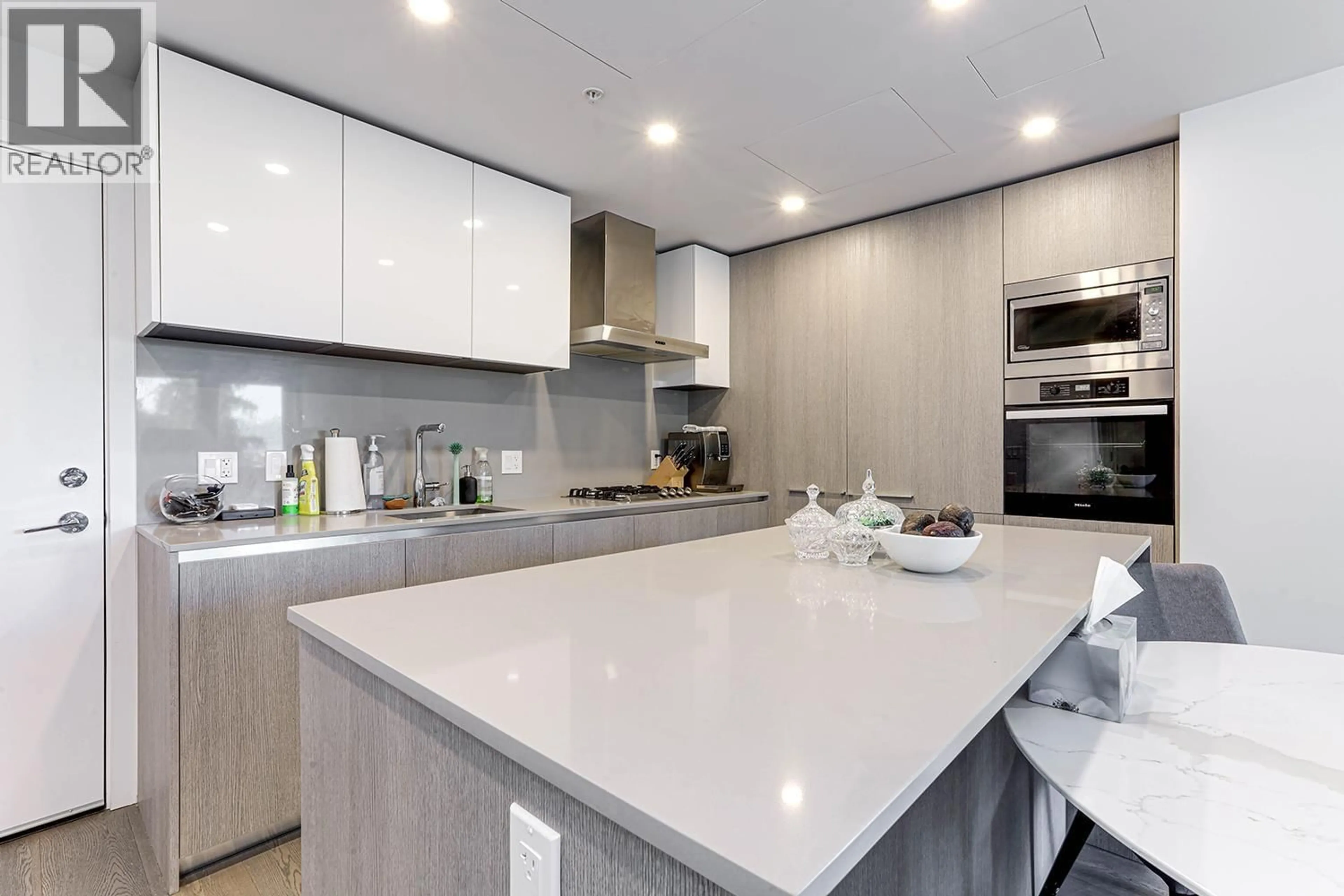 Contemporary kitchen, unknown for 404 - 4908 CAMBIE STREET, Vancouver British Columbia V5Z0K1
