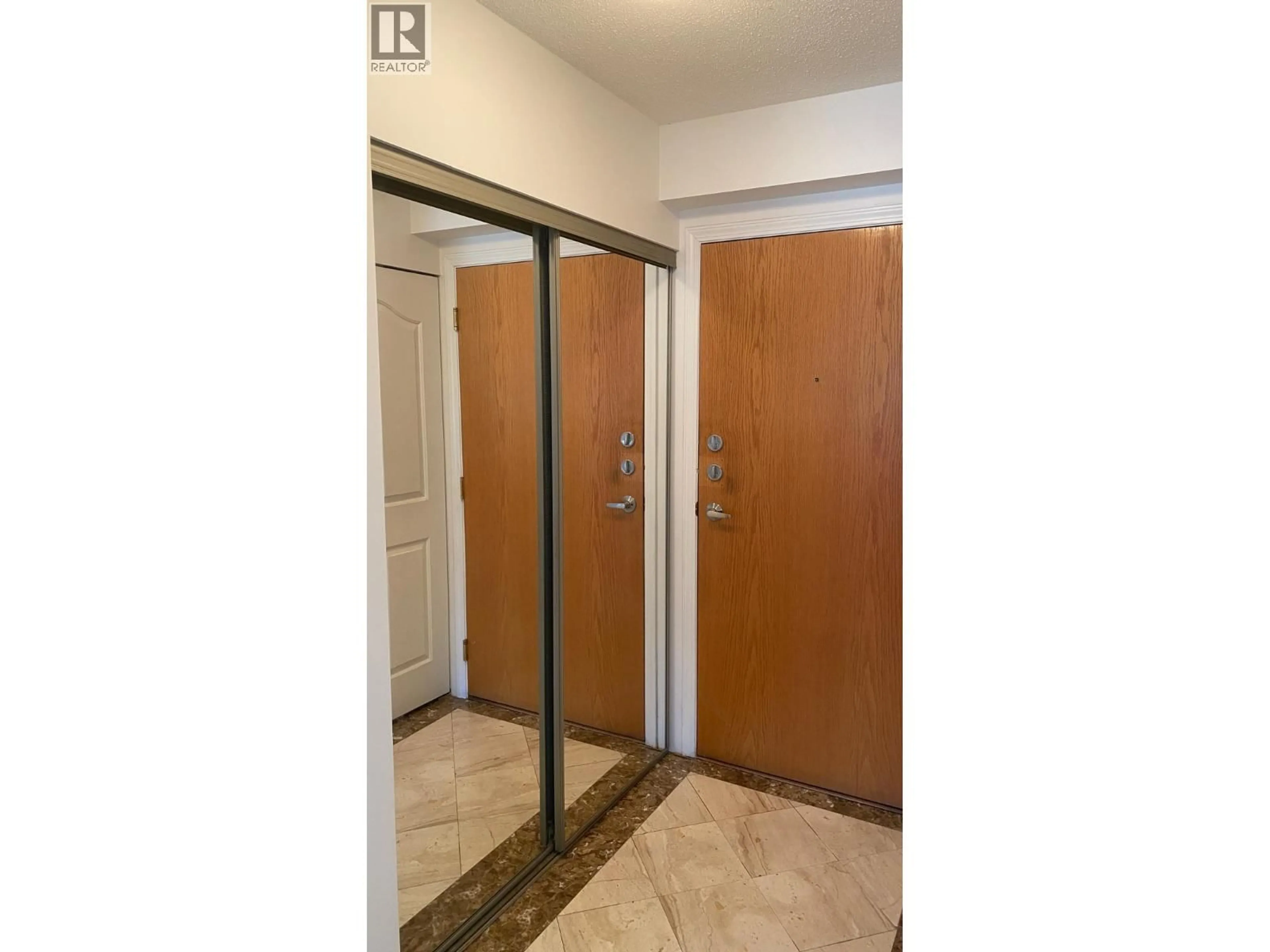 Indoor foyer for 705 - 8238 SABA ROAD, Richmond British Columbia V6Y4C7