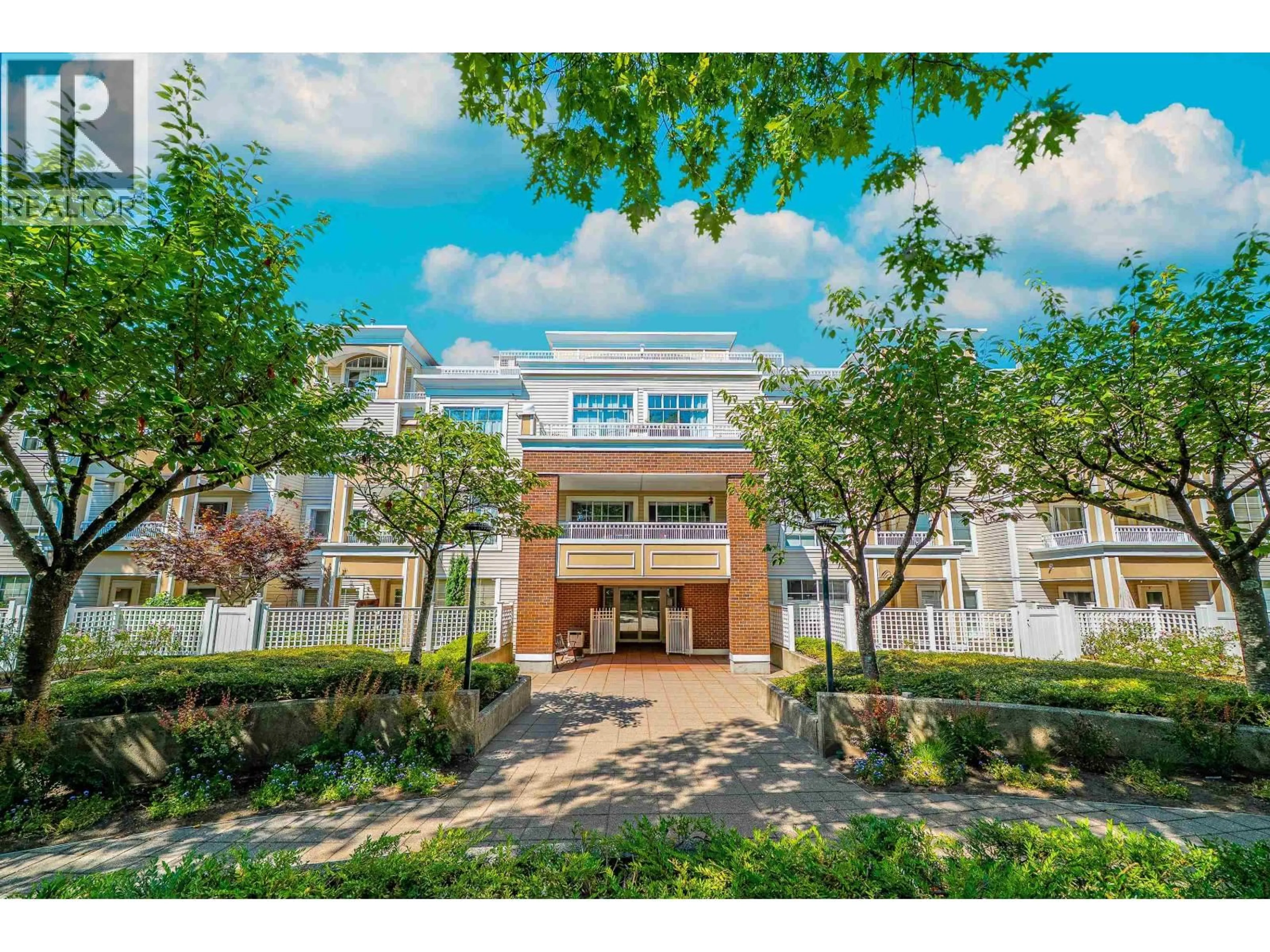 A pic from outside/outdoor area/front of a property/back of a property/a pic from drone, building for 211 - 7117 ANTRIM AVENUE, Burnaby British Columbia V5J5K1