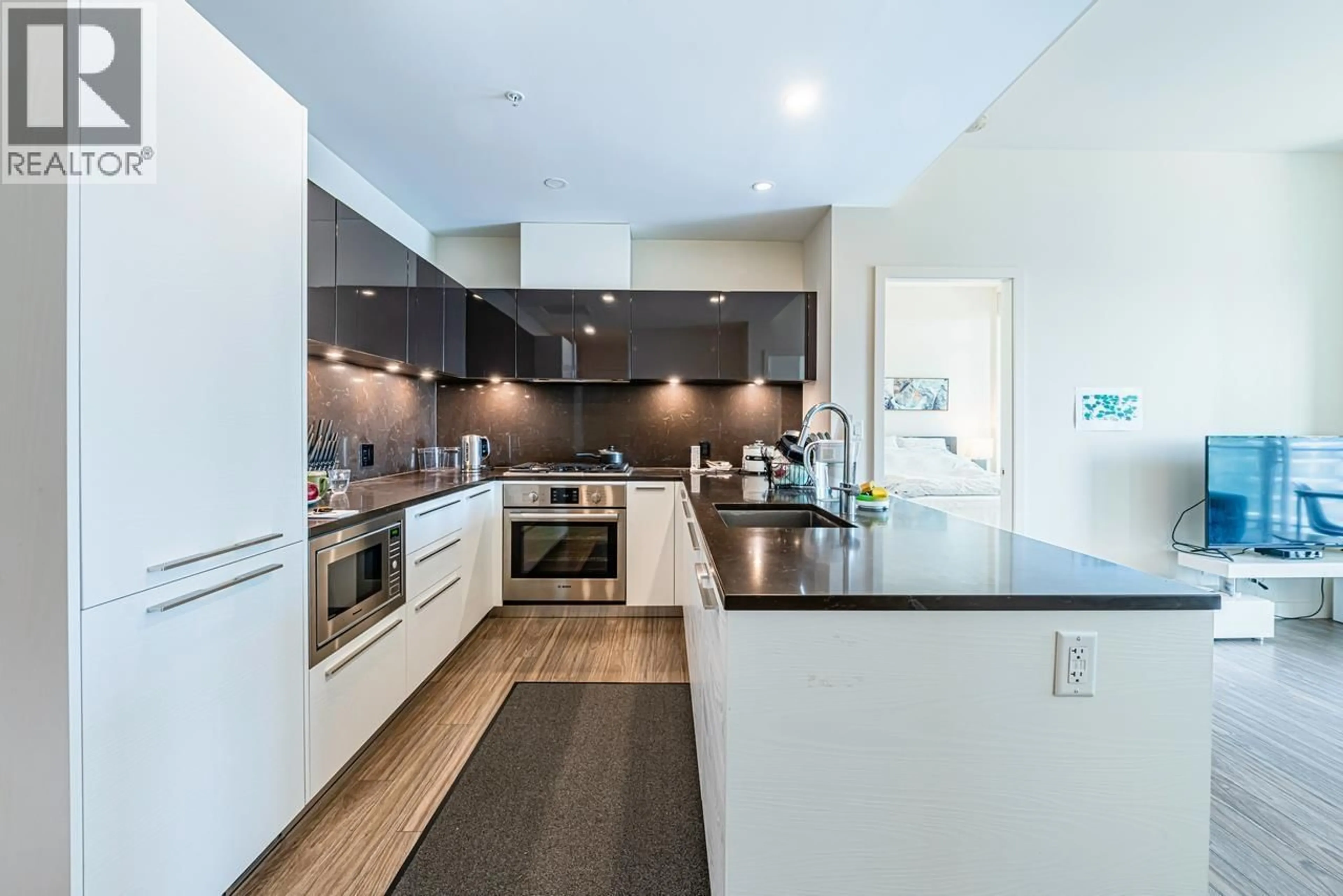 Contemporary kitchen, unknown for 904 - 6288 CASSIE AVENUE, Burnaby British Columbia V5H0H7