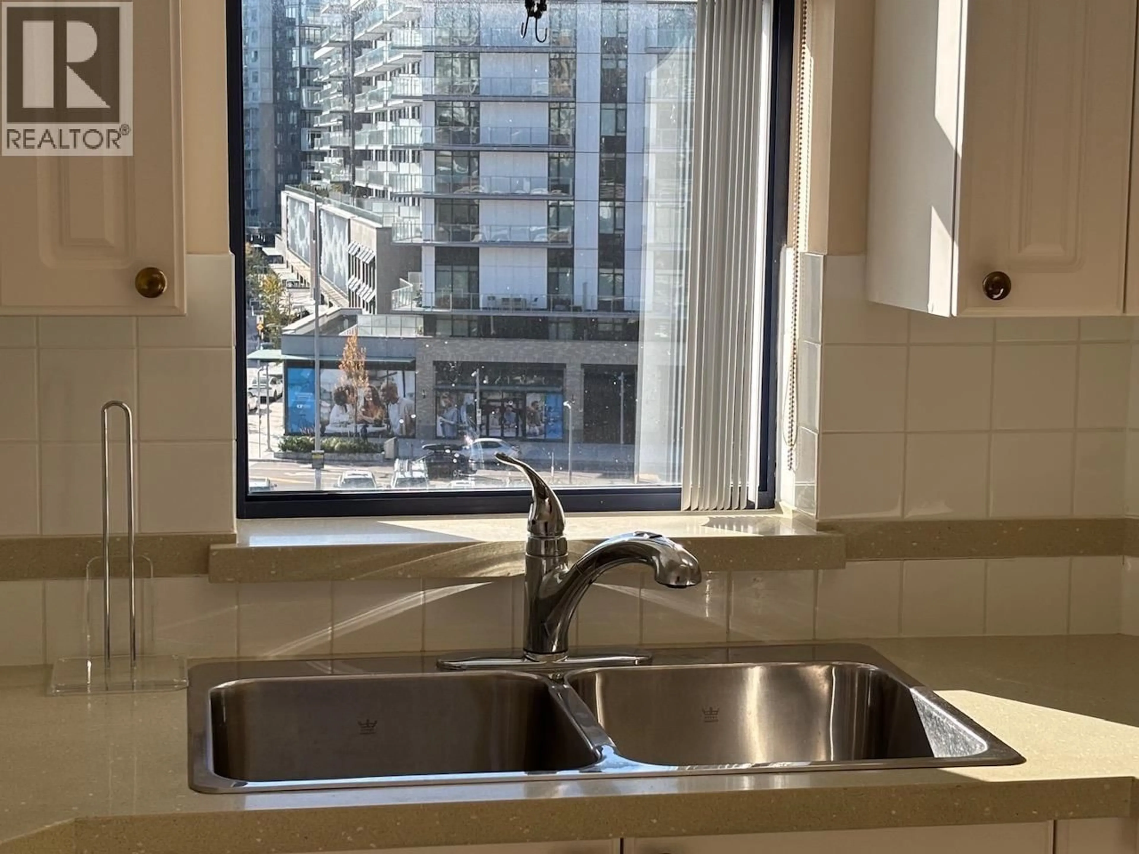 Standard kitchen, unknown for 607 - 6088 MINORU BOULEVARD, Richmond British Columbia V6Y4A8