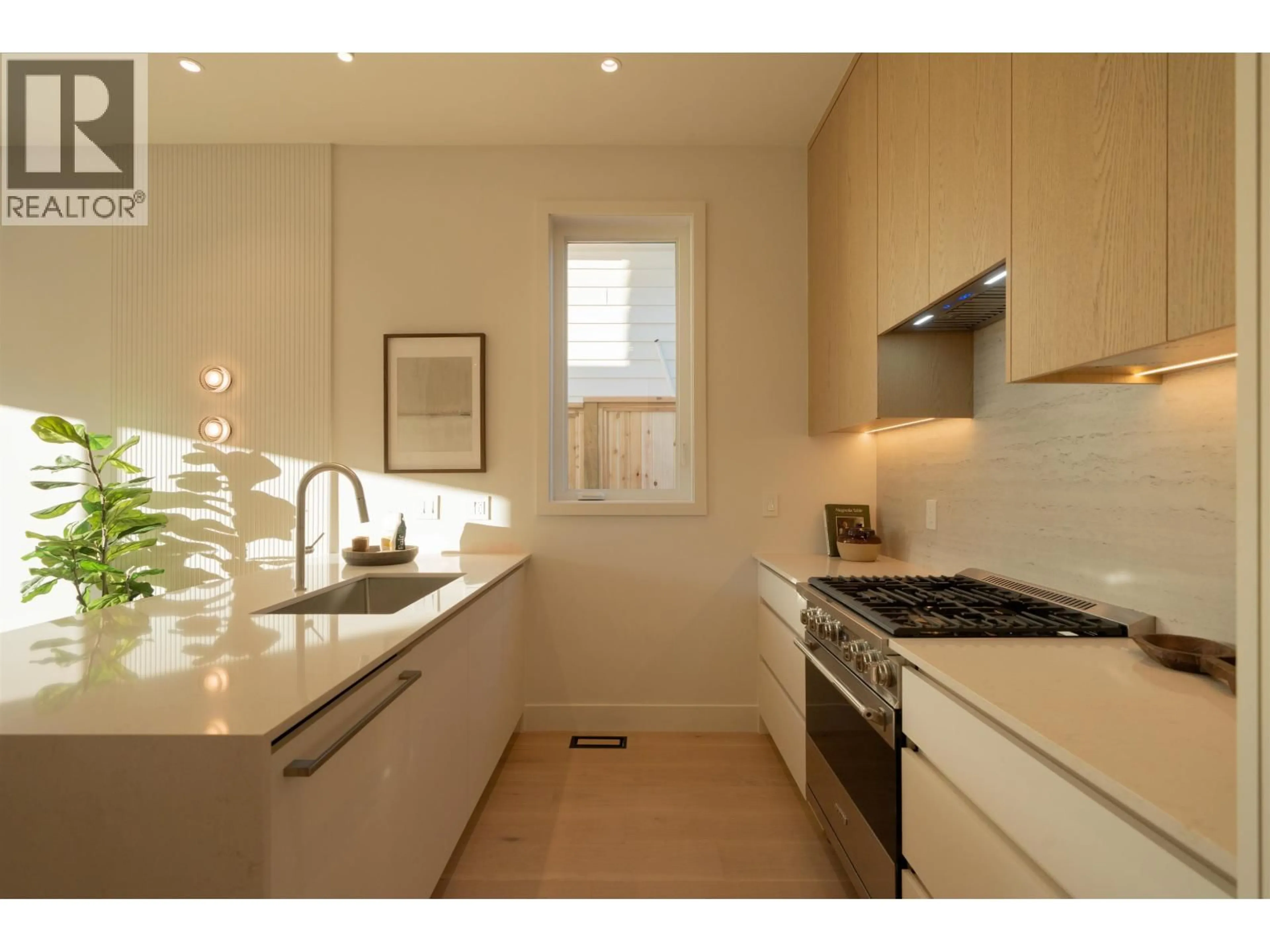Standard kitchen, unknown for 1 - 1458 ROSSER AVENUE, Burnaby British Columbia V5C5C8