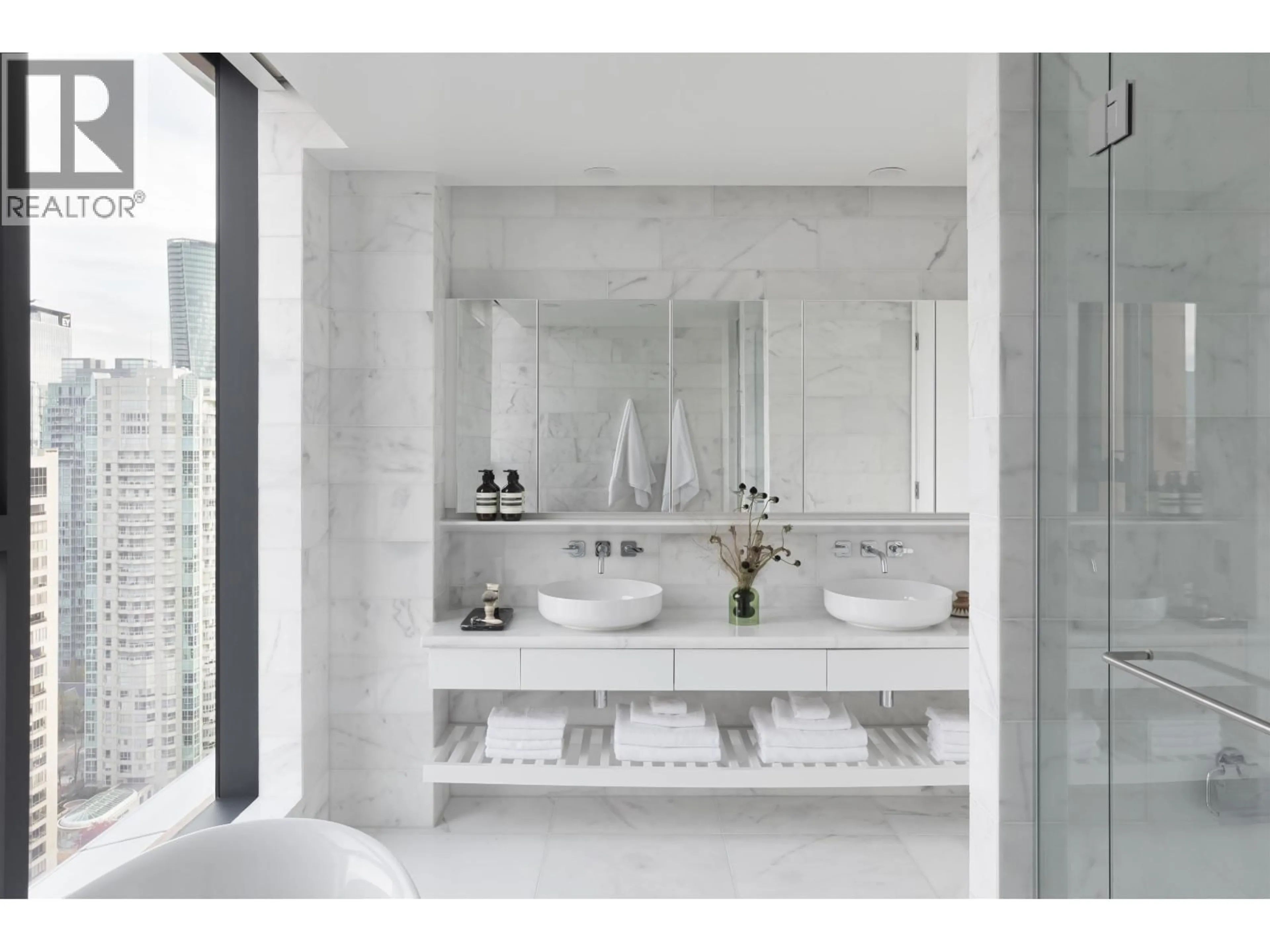 Contemporary bathroom, ceramic/tile floor for 3301 - 1408 ROBSON STREET, Vancouver British Columbia V6G0E6