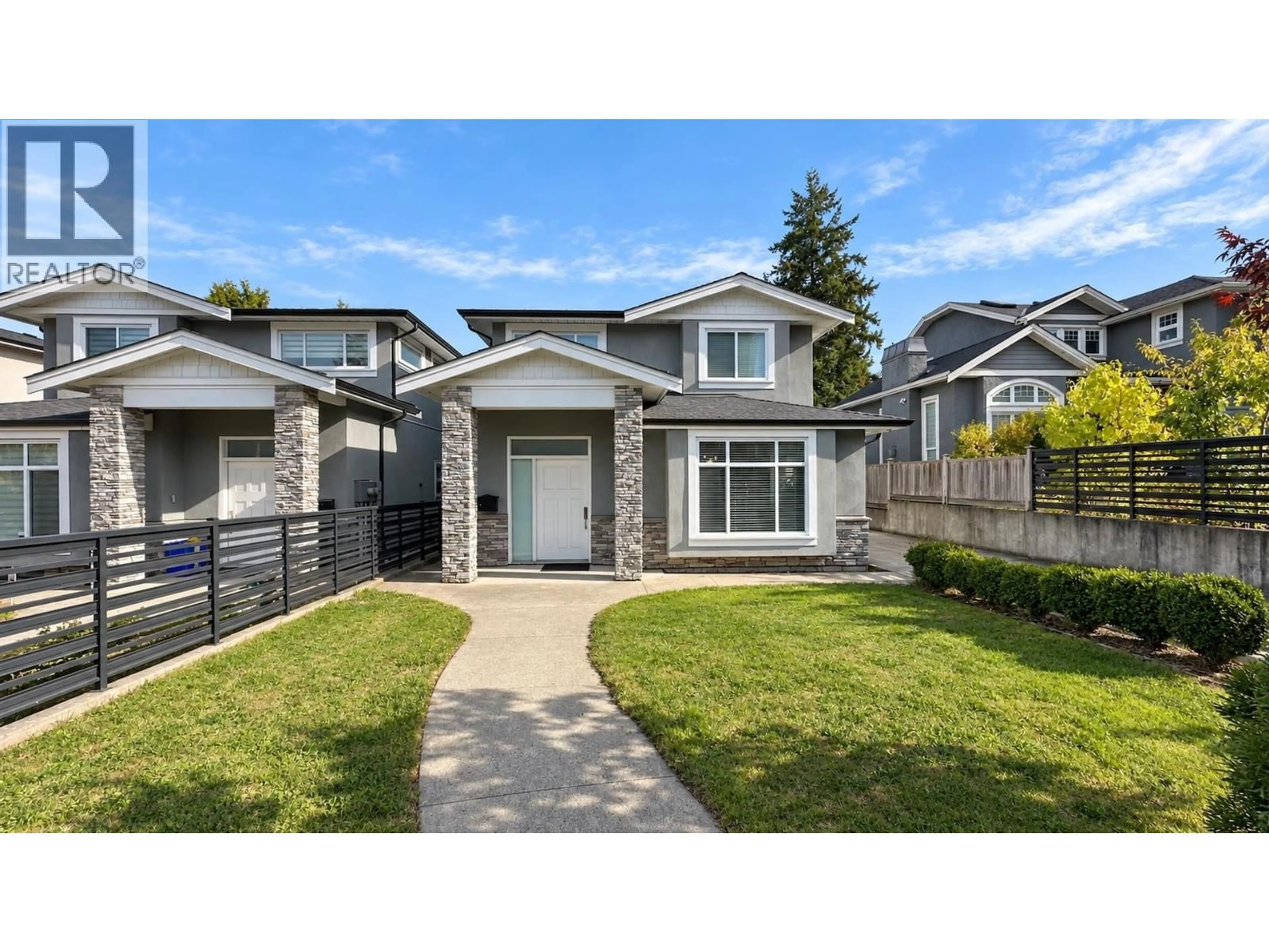 Home with vinyl exterior material, street for 6272 ROYAL OAK AVENUE, Burnaby British Columbia V5H3N7