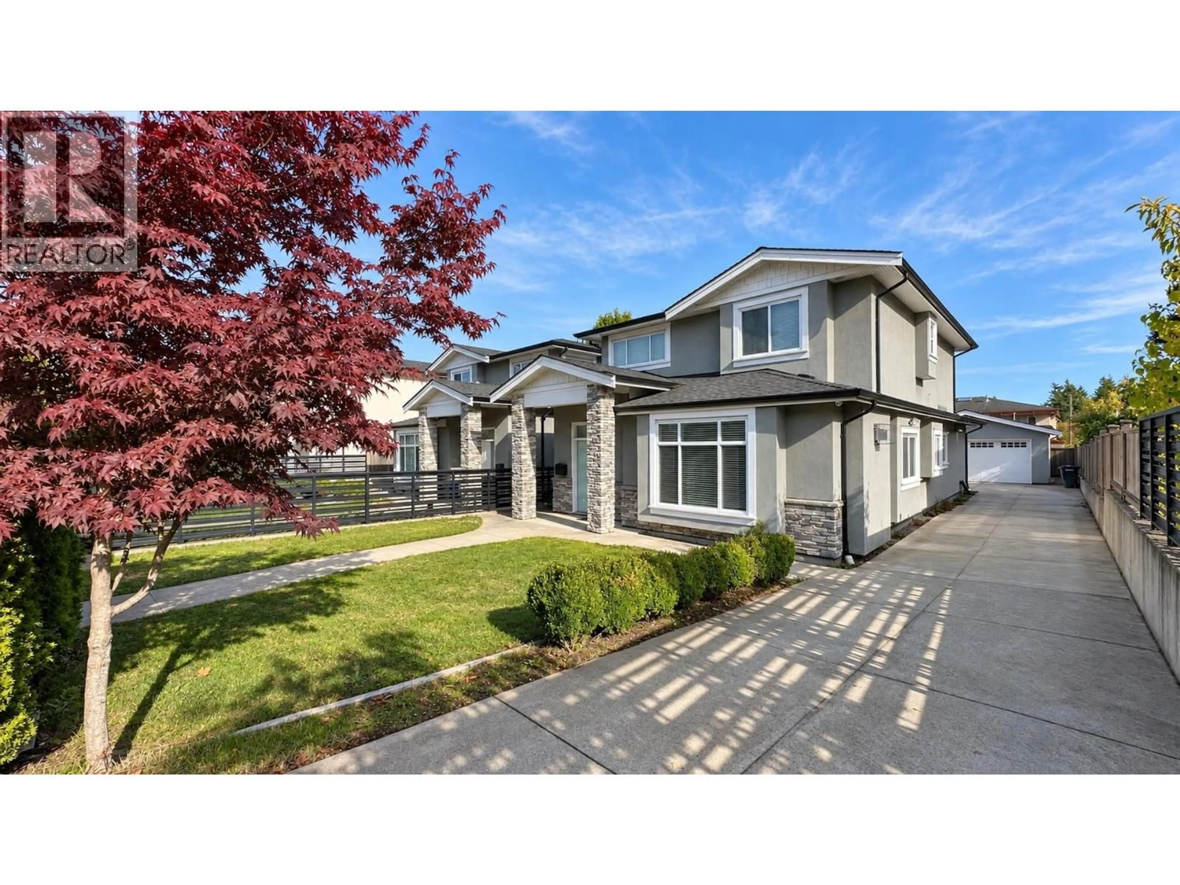 Home with vinyl exterior material, street for 6272 ROYAL OAK AVENUE, Burnaby British Columbia V5H3N7