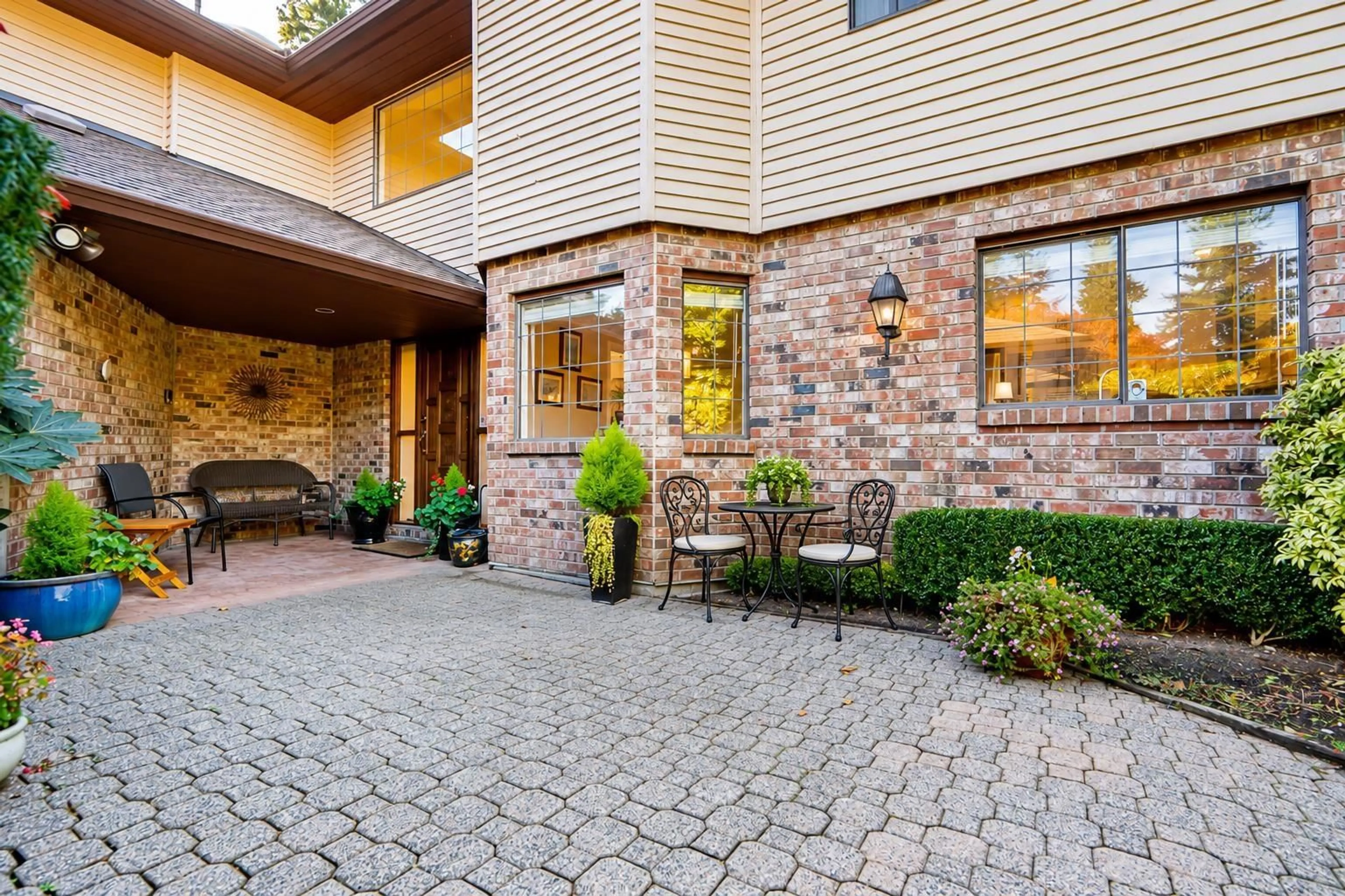 Home with brick exterior material, street for 31 - 1725 SOUTHMERE CRESCENT, Surrey British Columbia V4A7A7