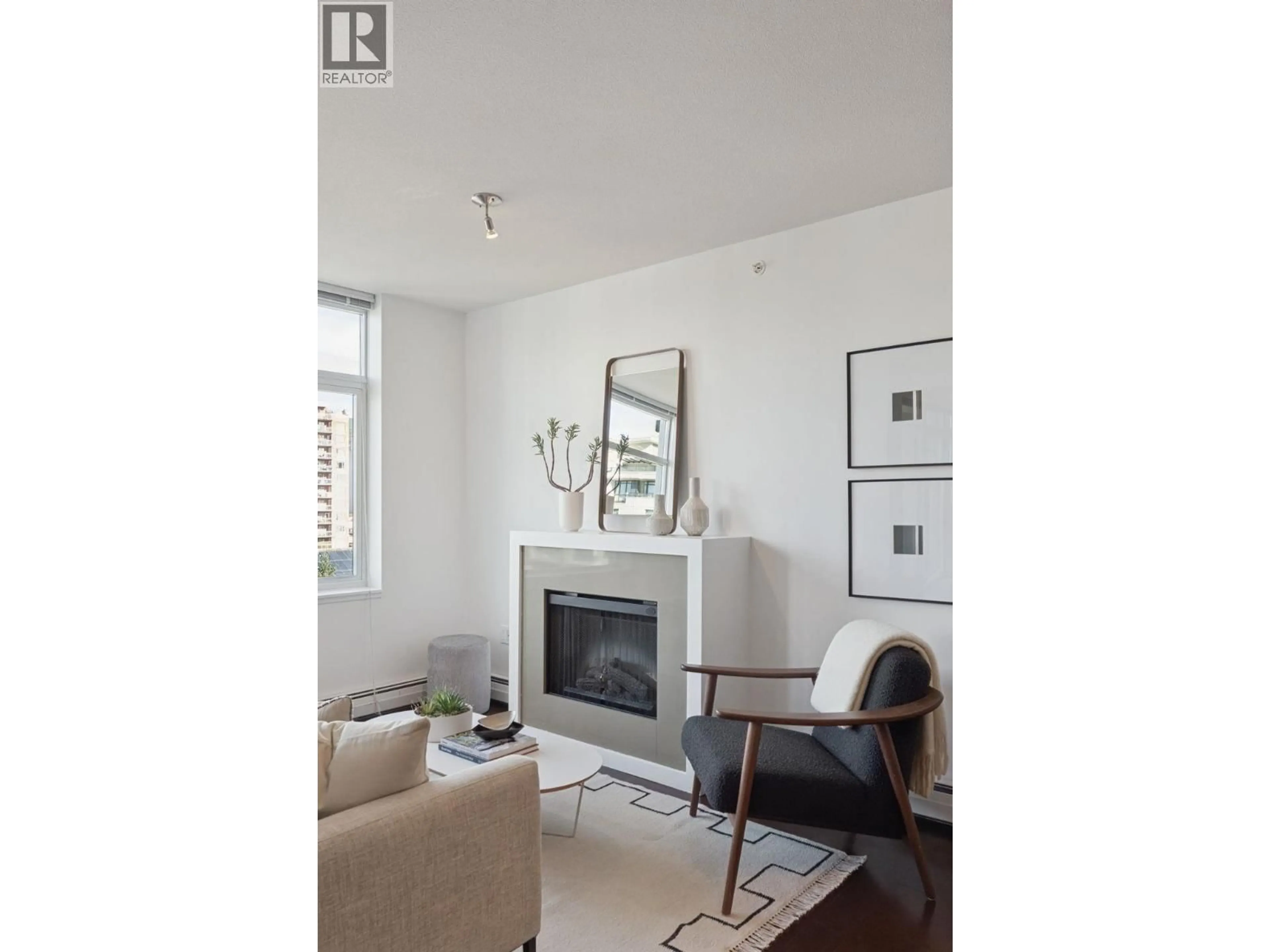 Living room with furniture, unknown for 1101 - 158 13TH STREET, North Vancouver British Columbia V7M0A7