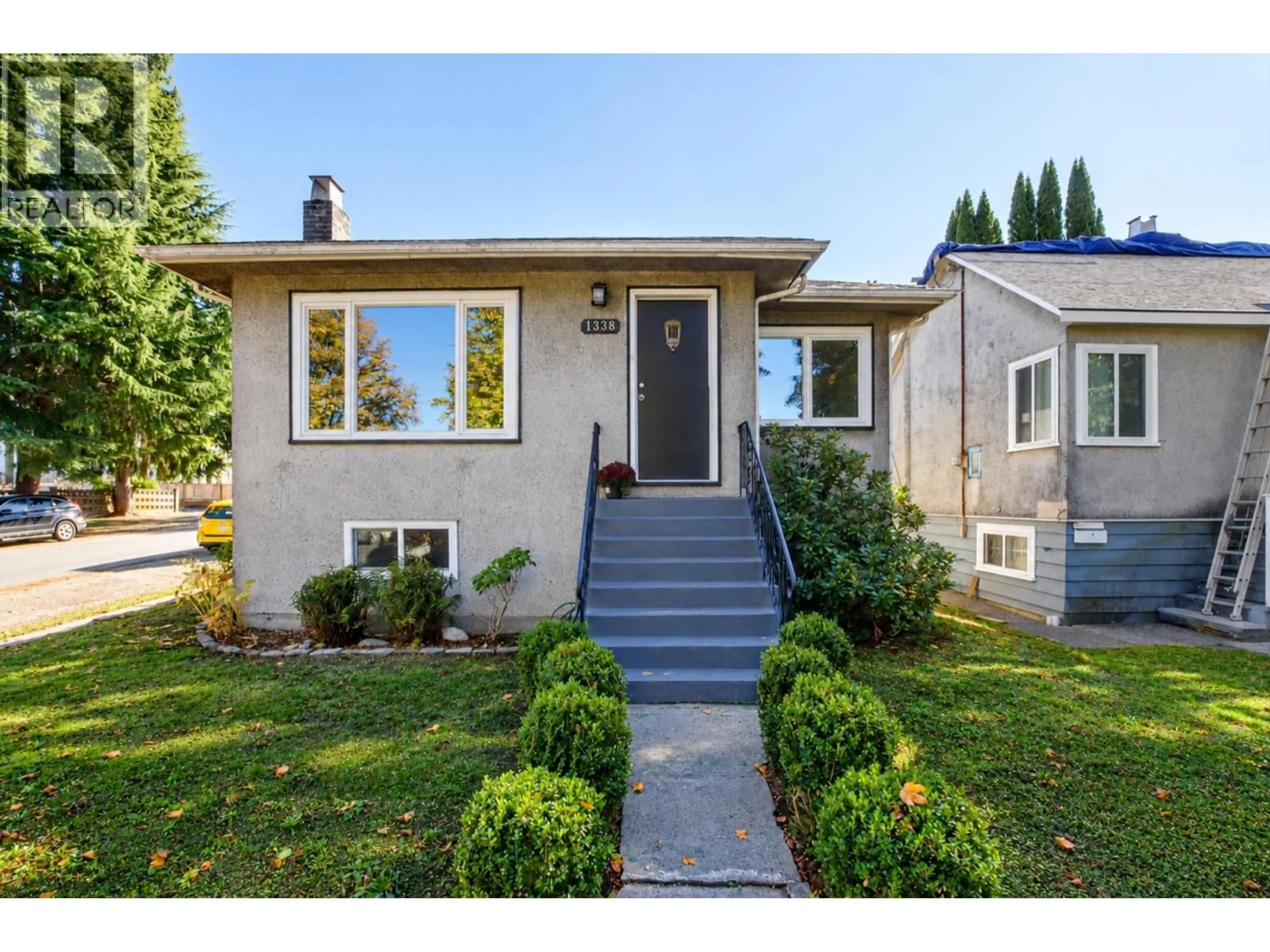 Home with vinyl exterior material, street for 1338 37TH AVENUE, Vancouver British Columbia V5W1G5