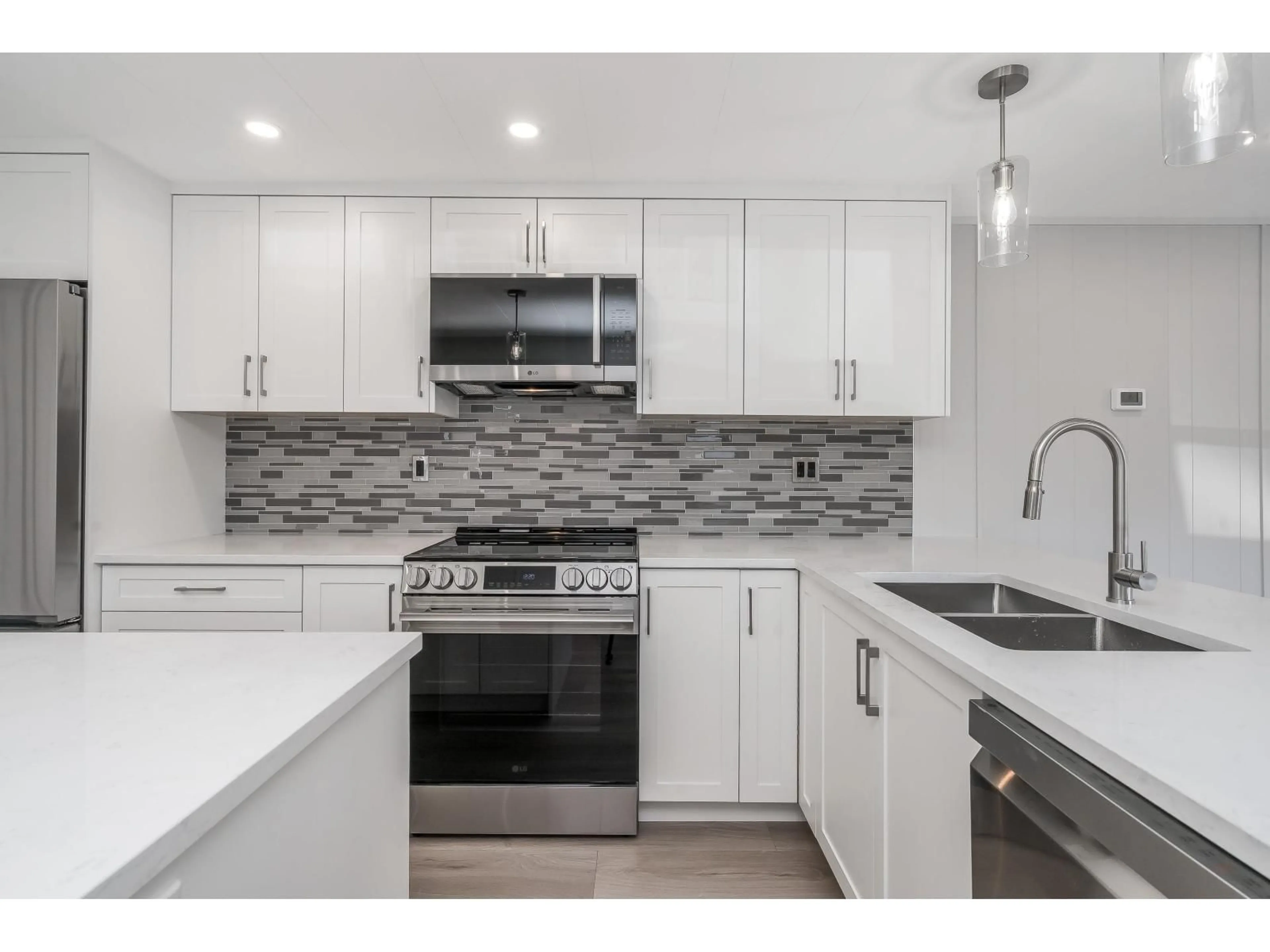 Unknown for 222 - 1840 160 STREET, Surrey British Columbia V4A4X4