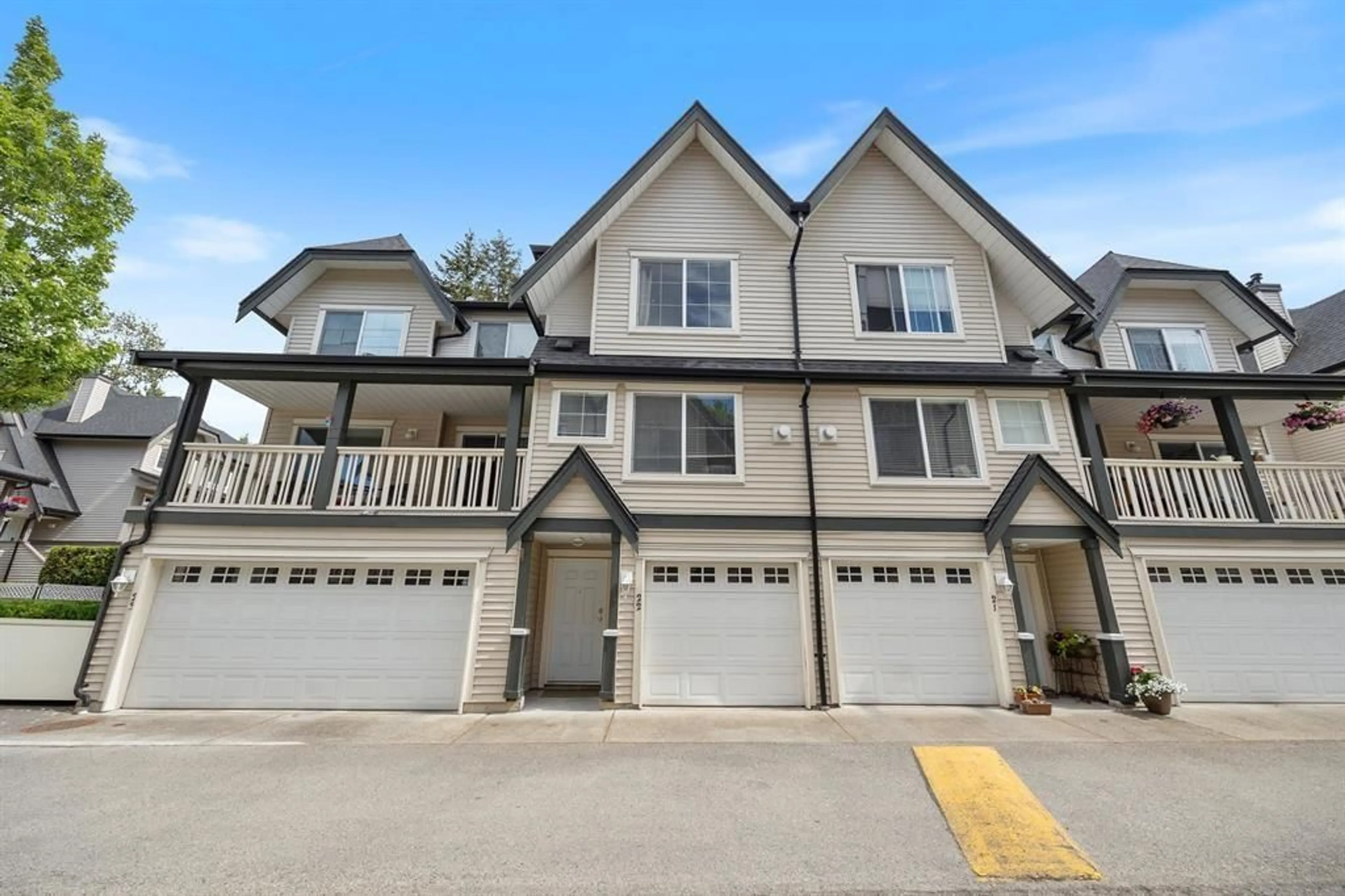Unknown for 22 - 15355 26 AVENUE, Surrey British Columbia V4P1C4