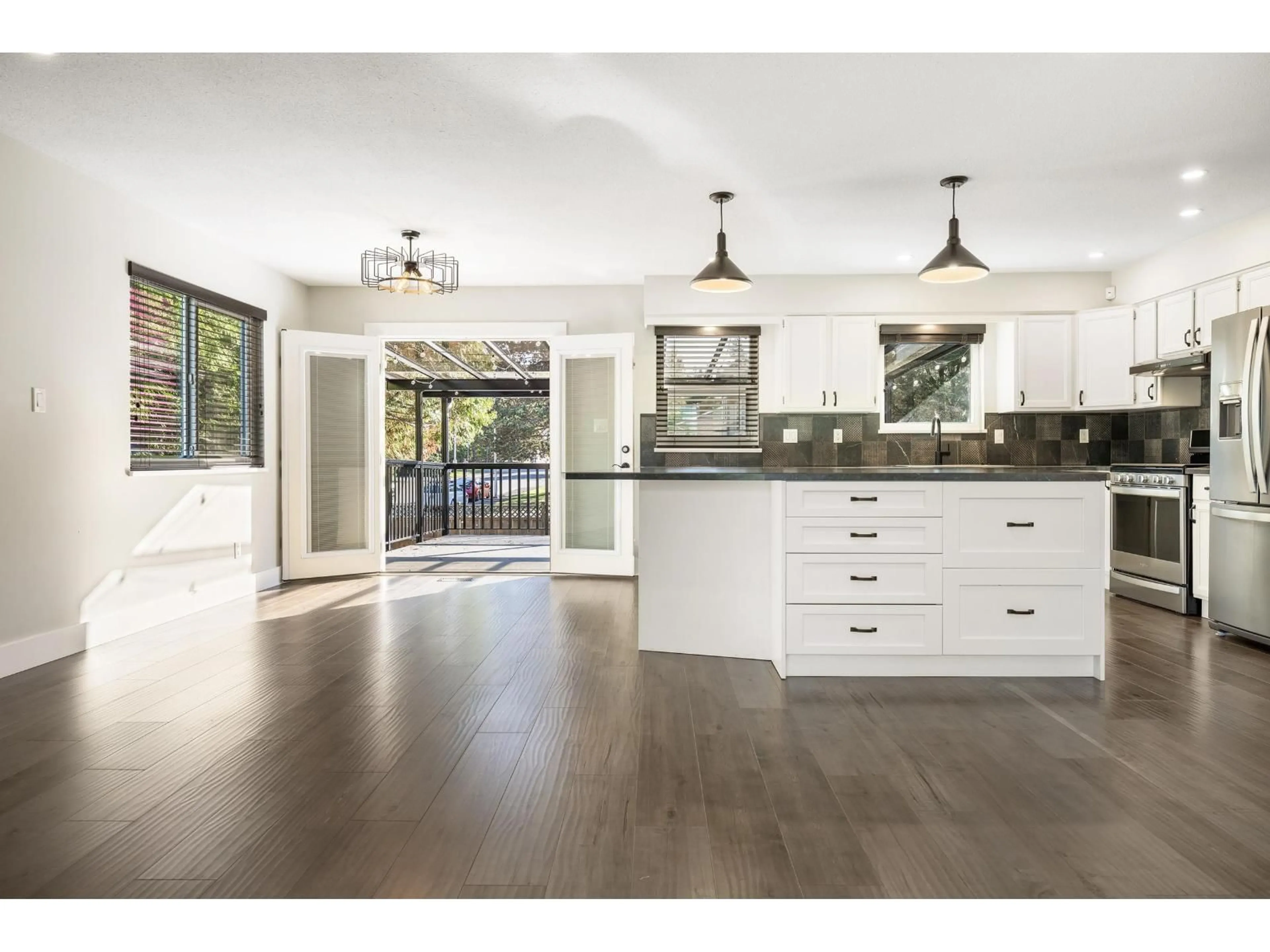Open concept kitchen, unknown for 20030 48 AVENUE, Langley British Columbia V3A6P3