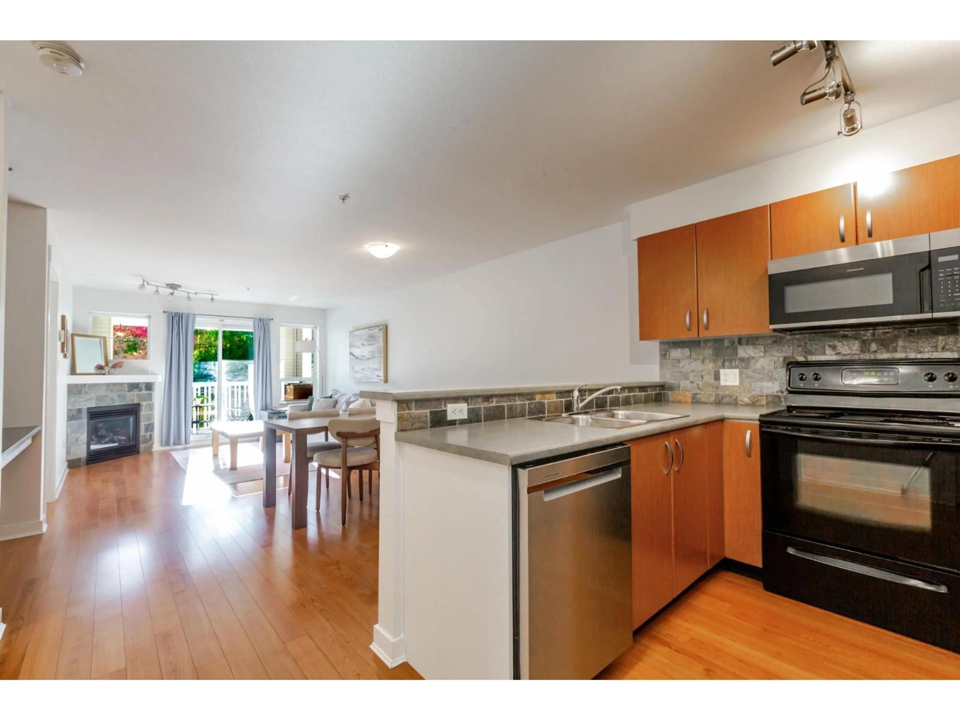 Open concept kitchen, unknown for 201 - 20750 DUNCAN WAY, Langley British Columbia V3A9J6
