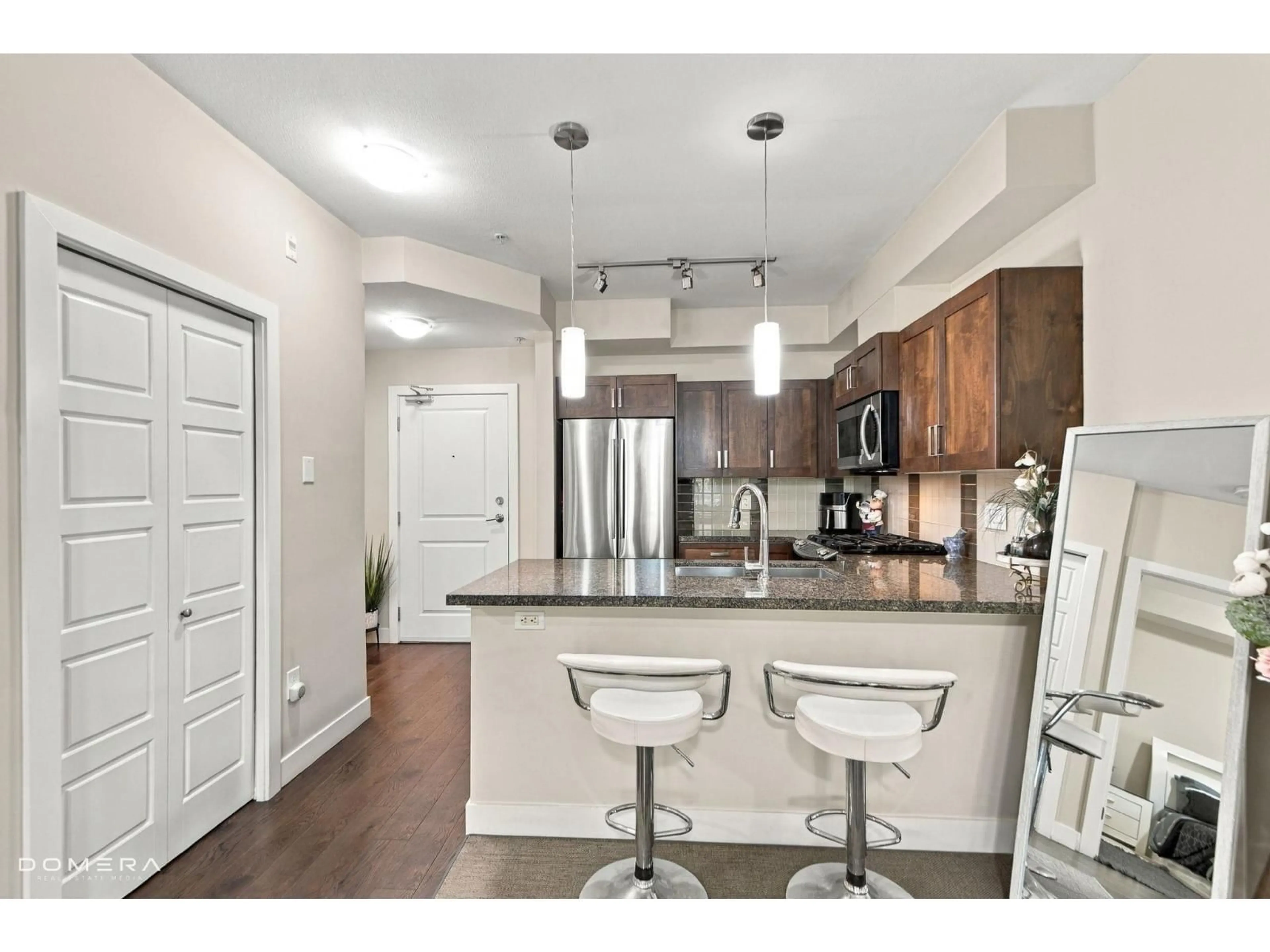 Open concept kitchen, unknown for 207 - 20058 FRASER HIGHWAY, Langley British Columbia V3A0E5