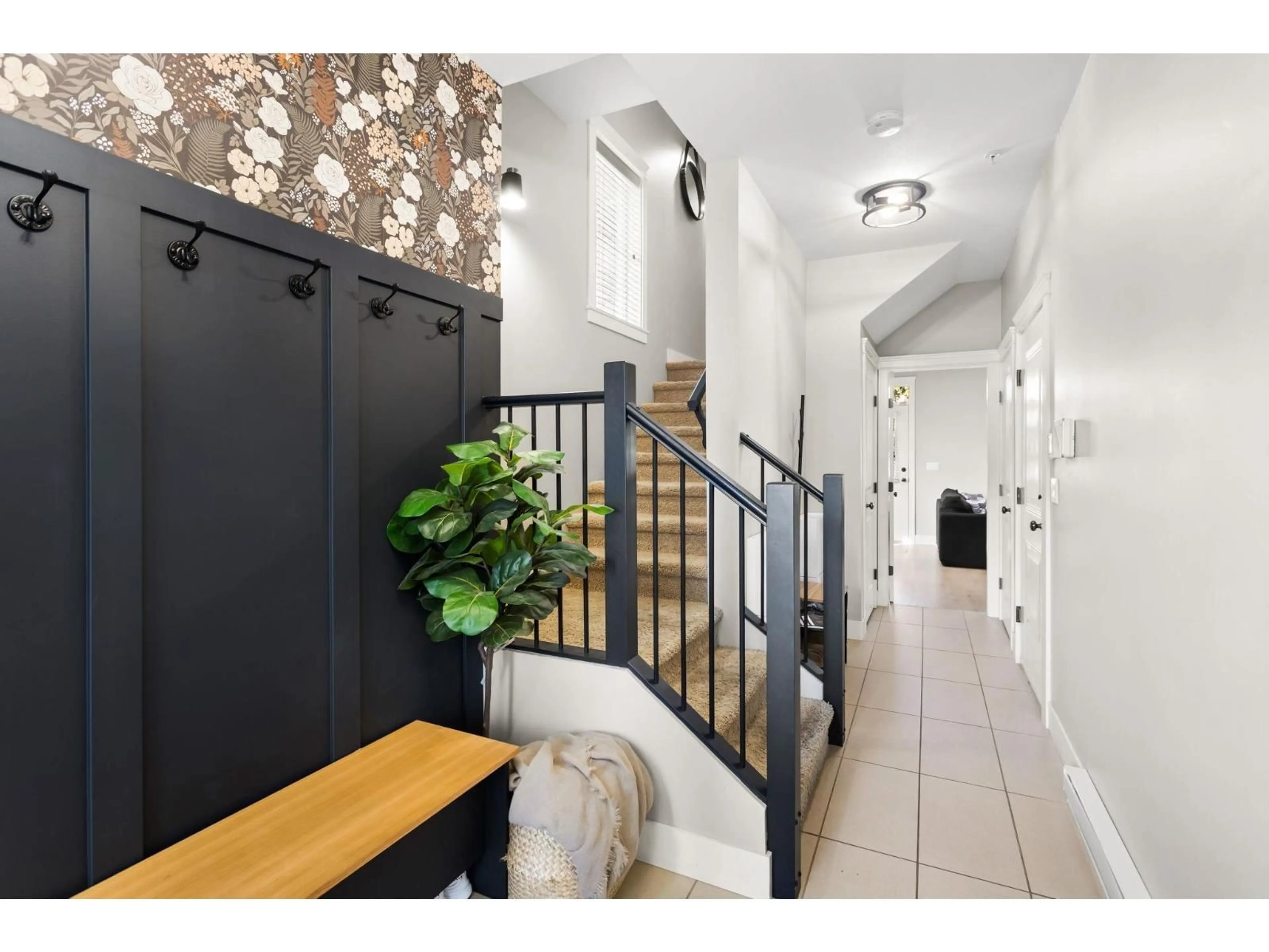 Indoor entryway for 10 - 45137 NICOMEN CRESCENT, Chilliwack British Columbia V2R0R3