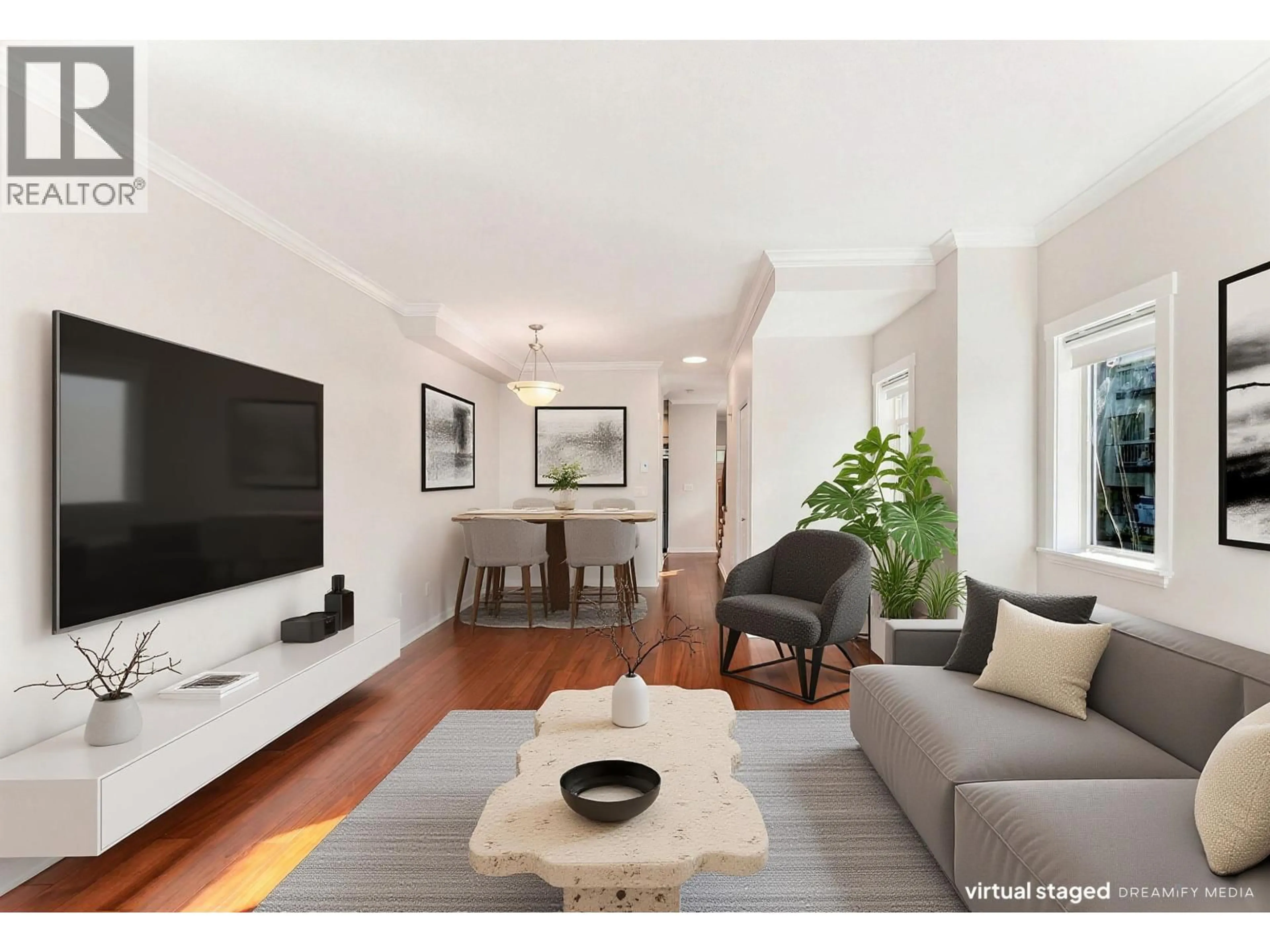 Living room with furniture, unknown for 13 - 4288 SARDIS STREET, Burnaby British Columbia V5H1K4