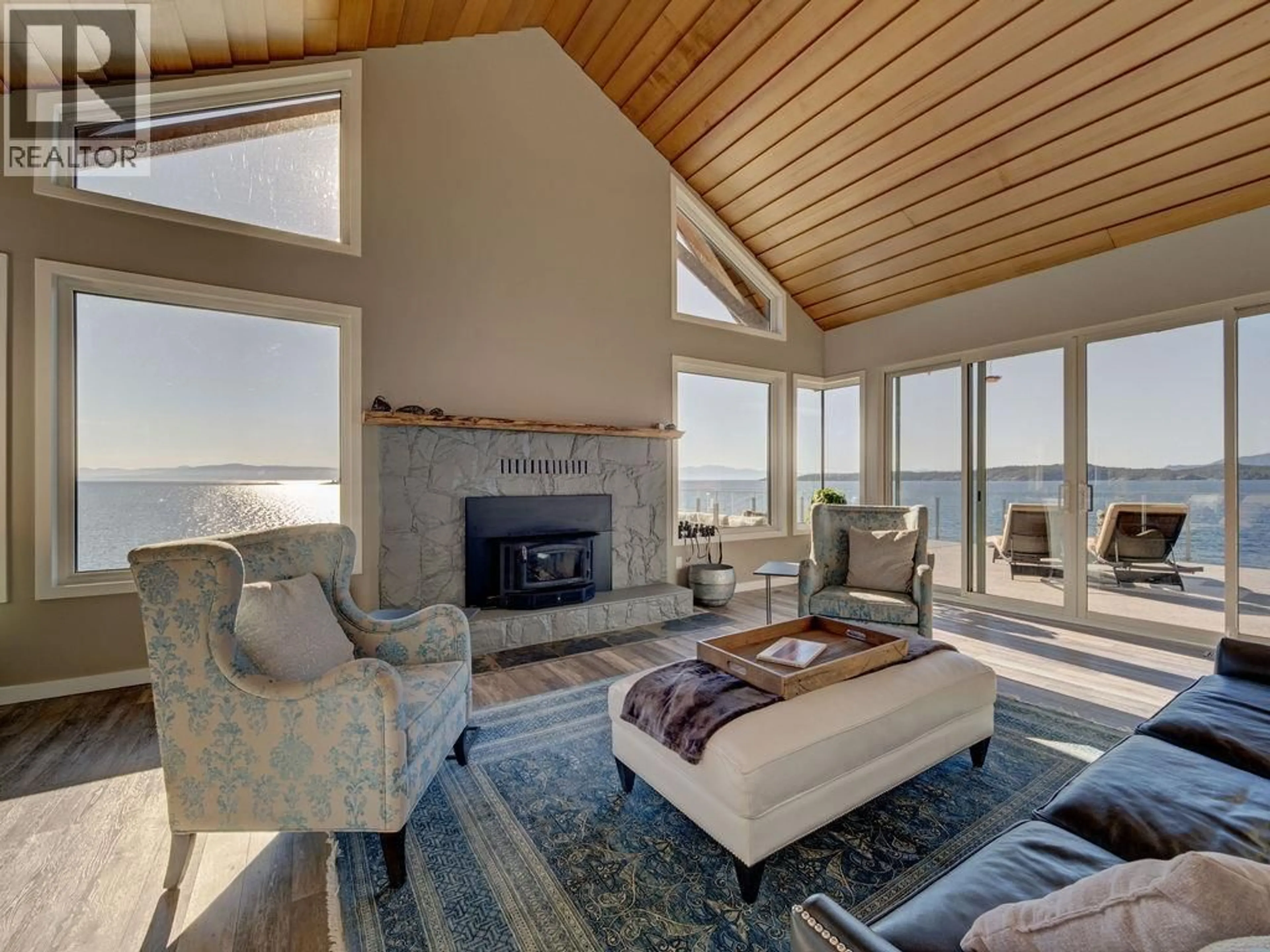 Living room with furniture, unknown for 8327 REDROOFFS ROAD, Sechelt British Columbia V7Z1E4