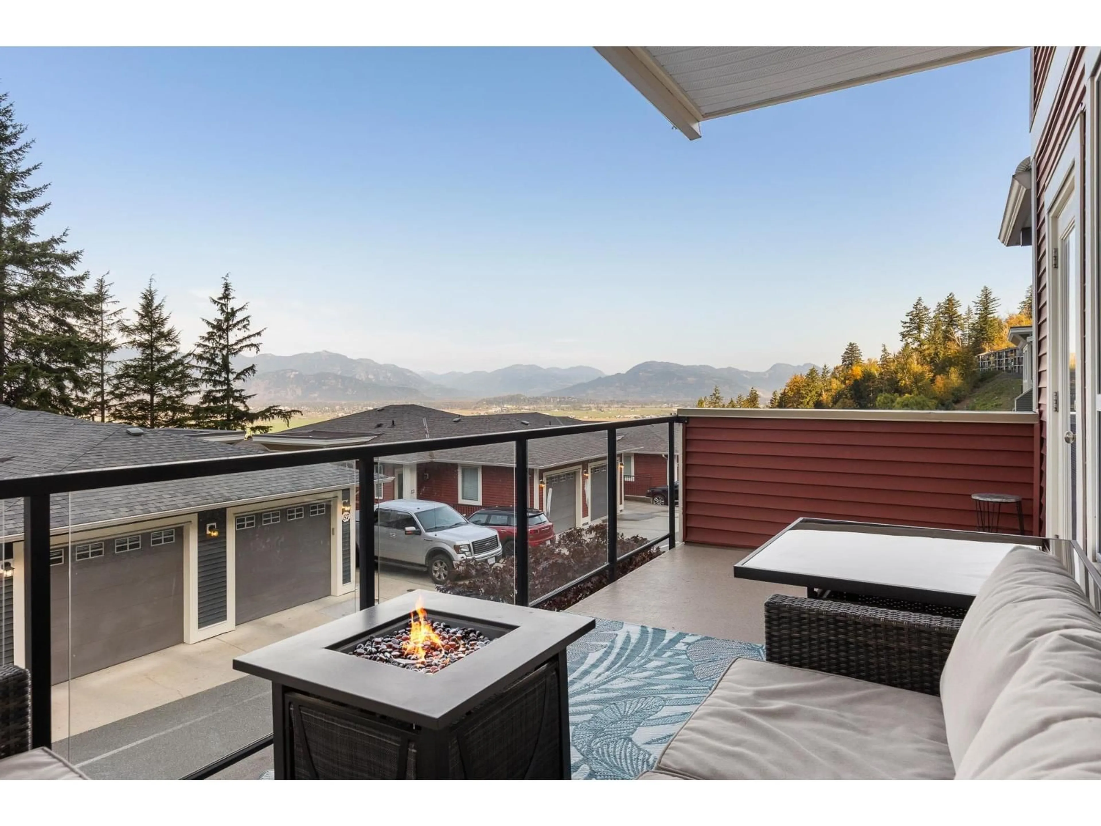 Patio, mountain view for 53 - 6026 LINDEMAN STREET, Chilliwack British Columbia V2R0W1