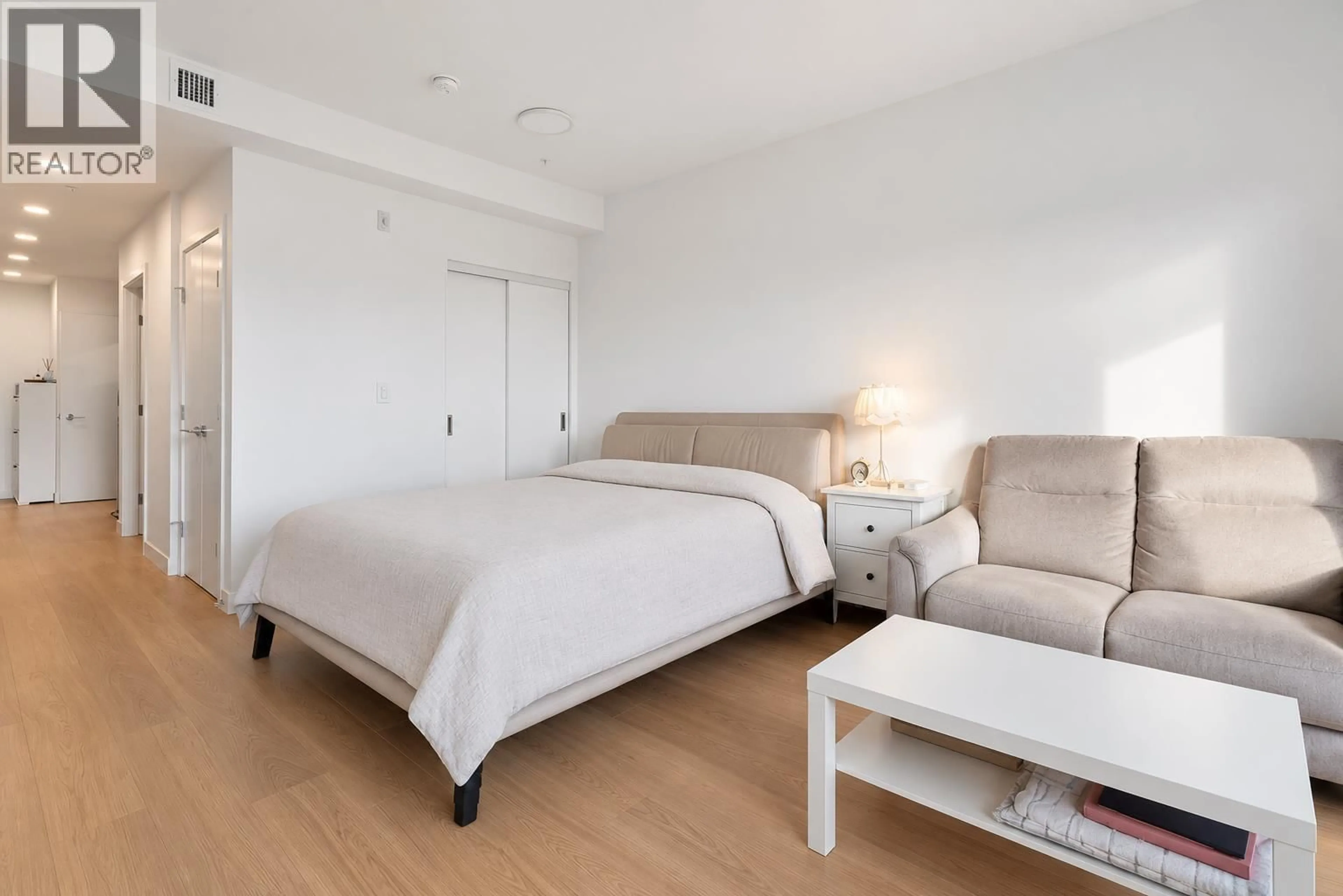 A pic of a room for 318 - 2450 GARDEN DRIVE, Vancouver British Columbia V5K0K1