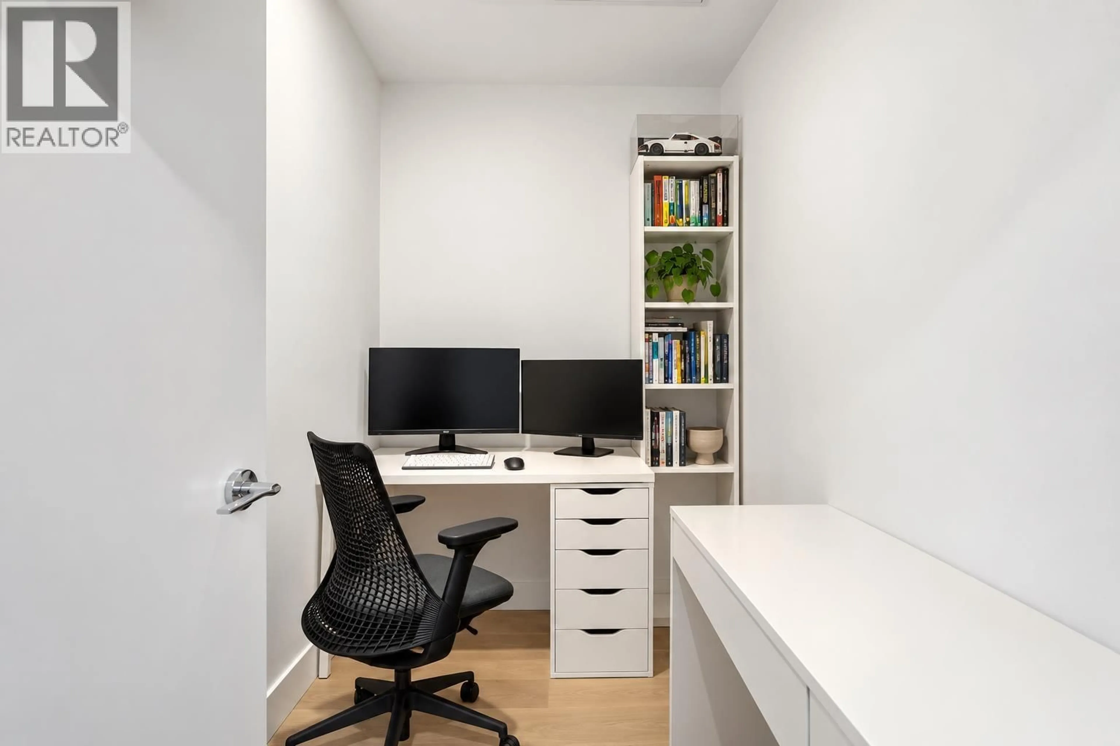 A pic of a room for 318 - 2450 GARDEN DRIVE, Vancouver British Columbia V5K0K1
