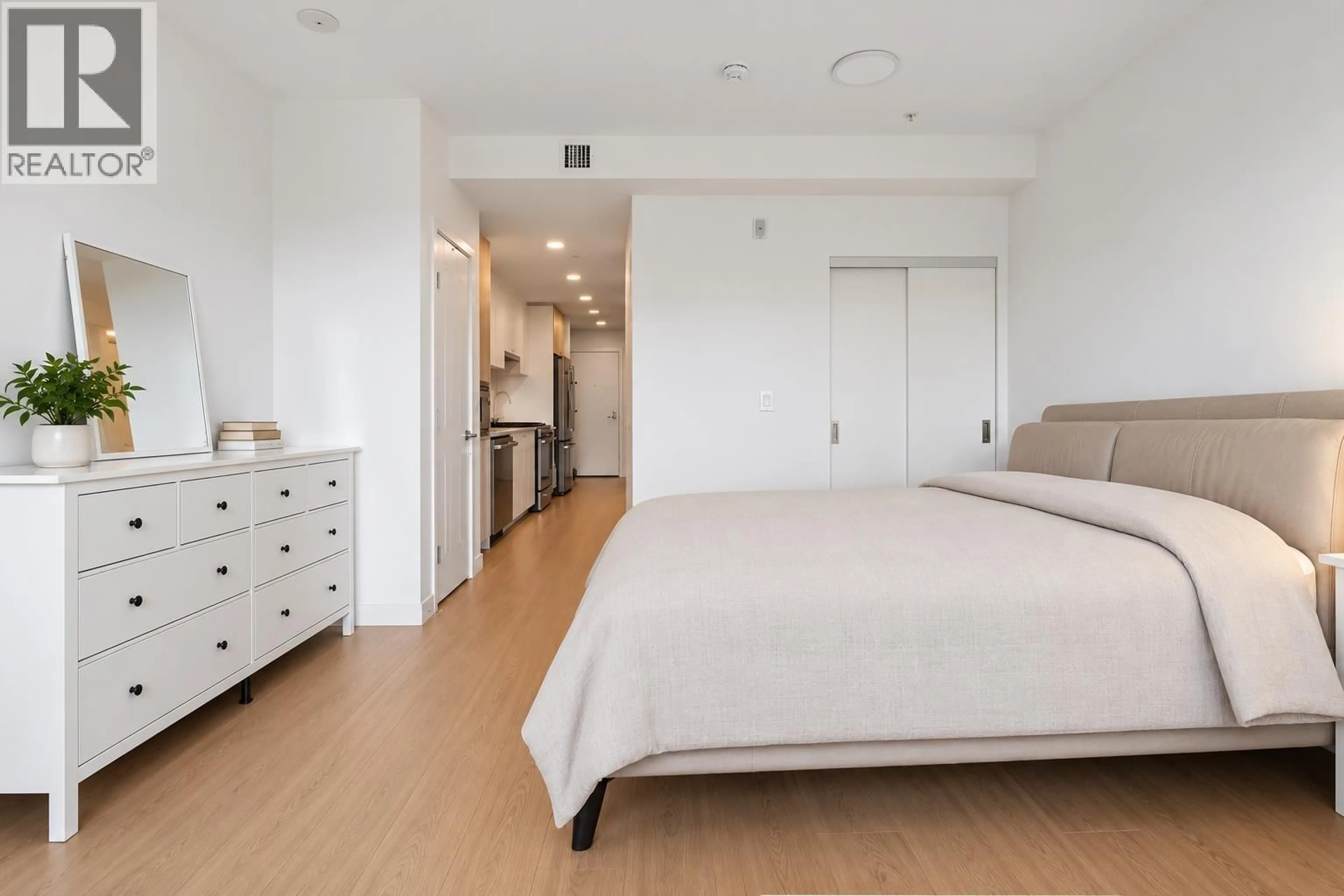 Bedroom with bed, unknown for 318 - 2450 GARDEN DRIVE, Vancouver British Columbia V5K0K1