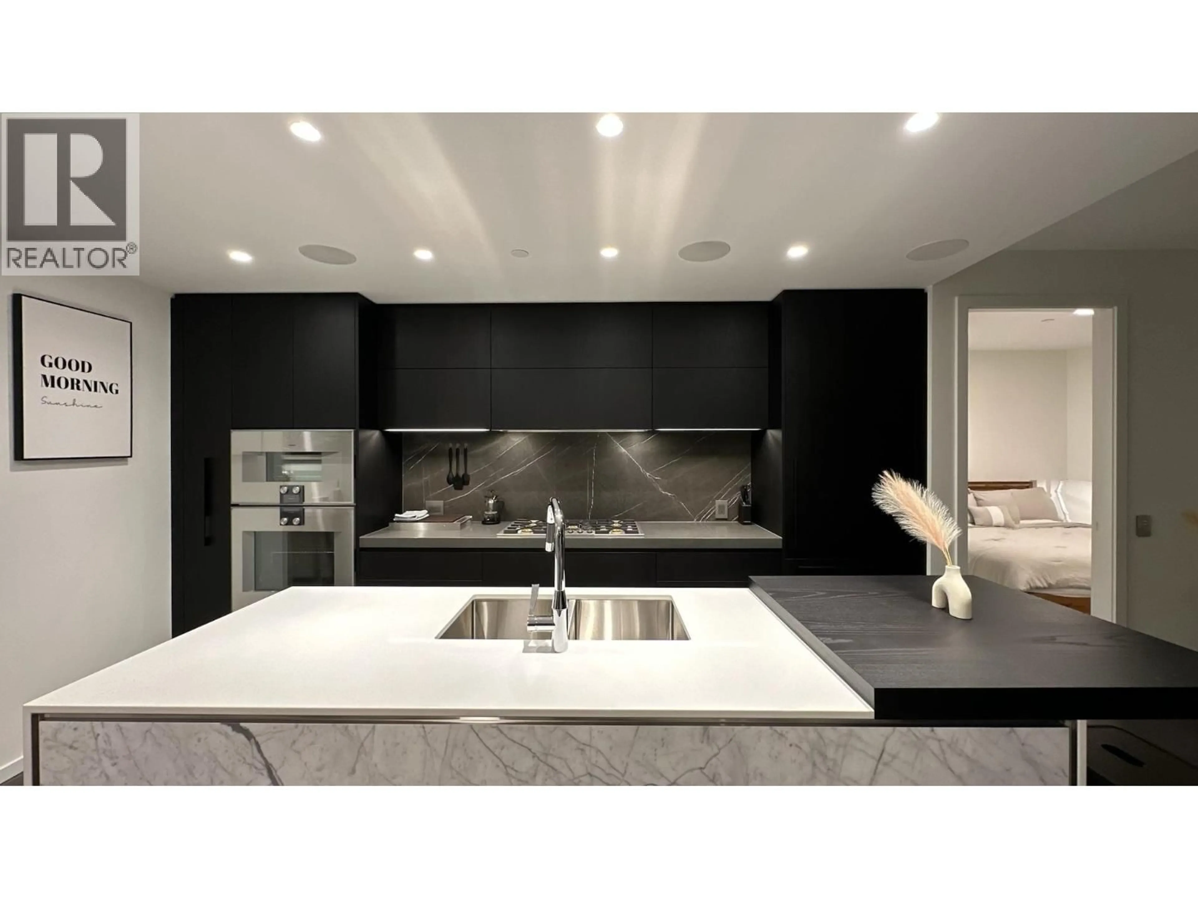 Contemporary kitchen, ceramic/tile floor for 706 - 1601 QUEBEC STREET, Vancouver British Columbia V6A0J9