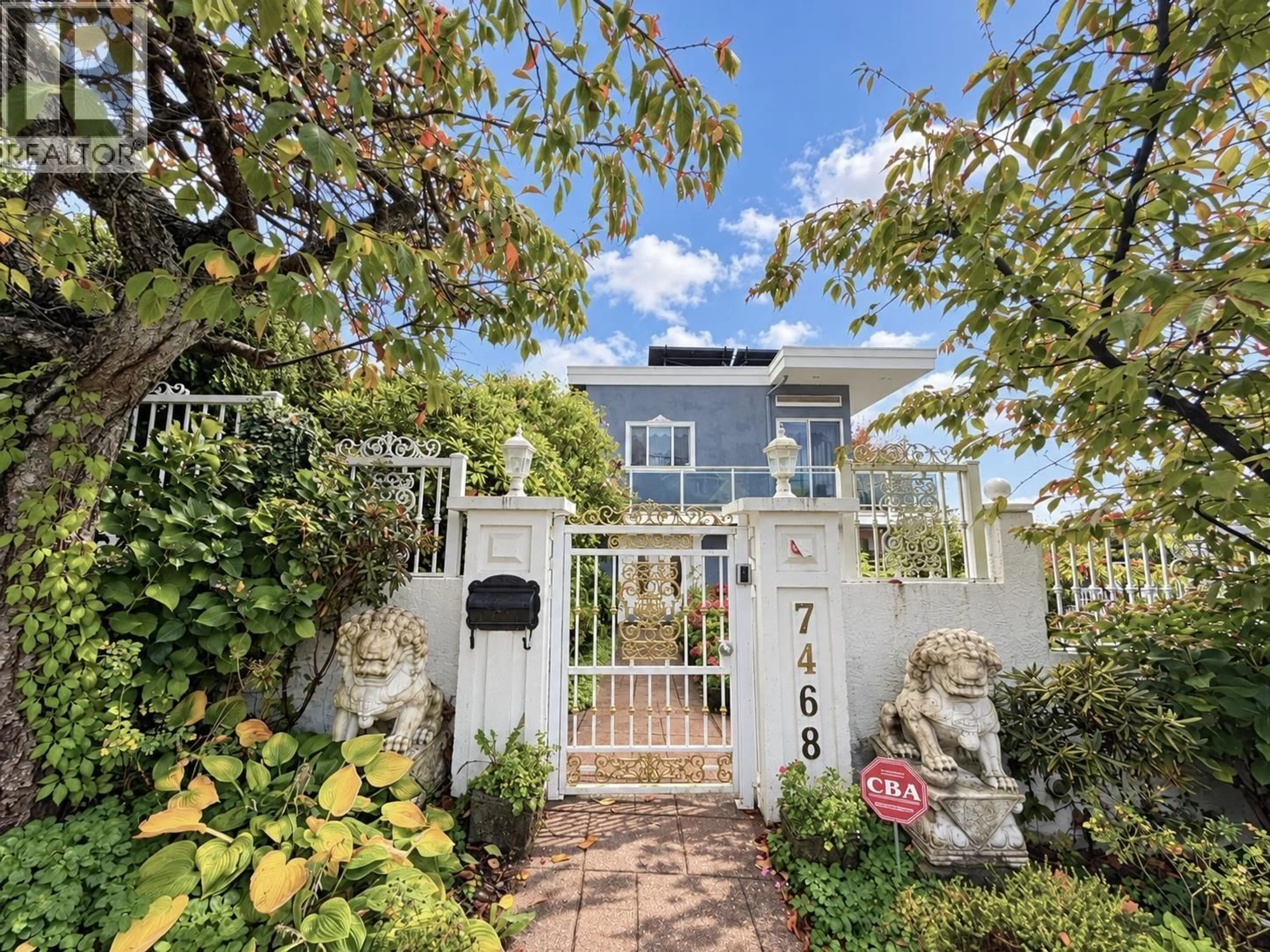 A pic from outside/outdoor area/front of a property/back of a property/a pic from drone, street for 7468 CURTIS STREET, Burnaby British Columbia V5A1K5