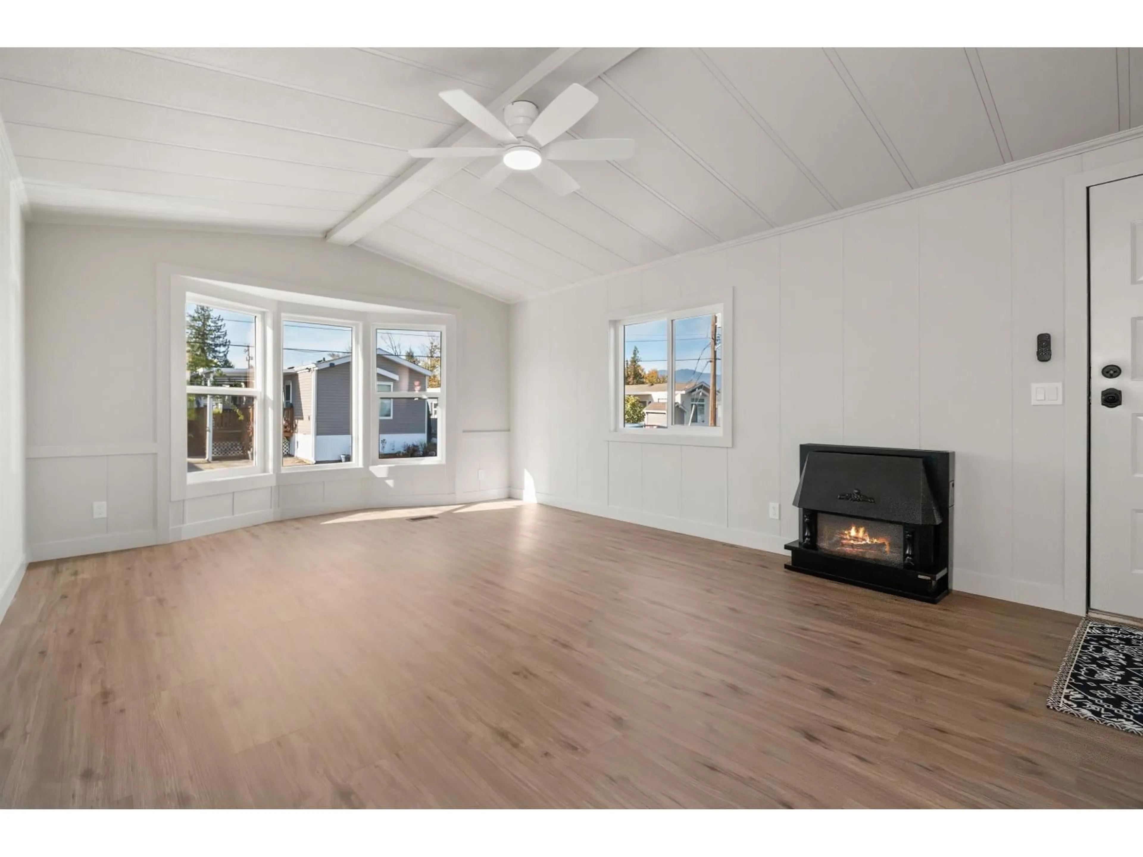 A pic of a room for 133 - 6338 VEDDER ROAD, Chilliwack British Columbia V2R3R4