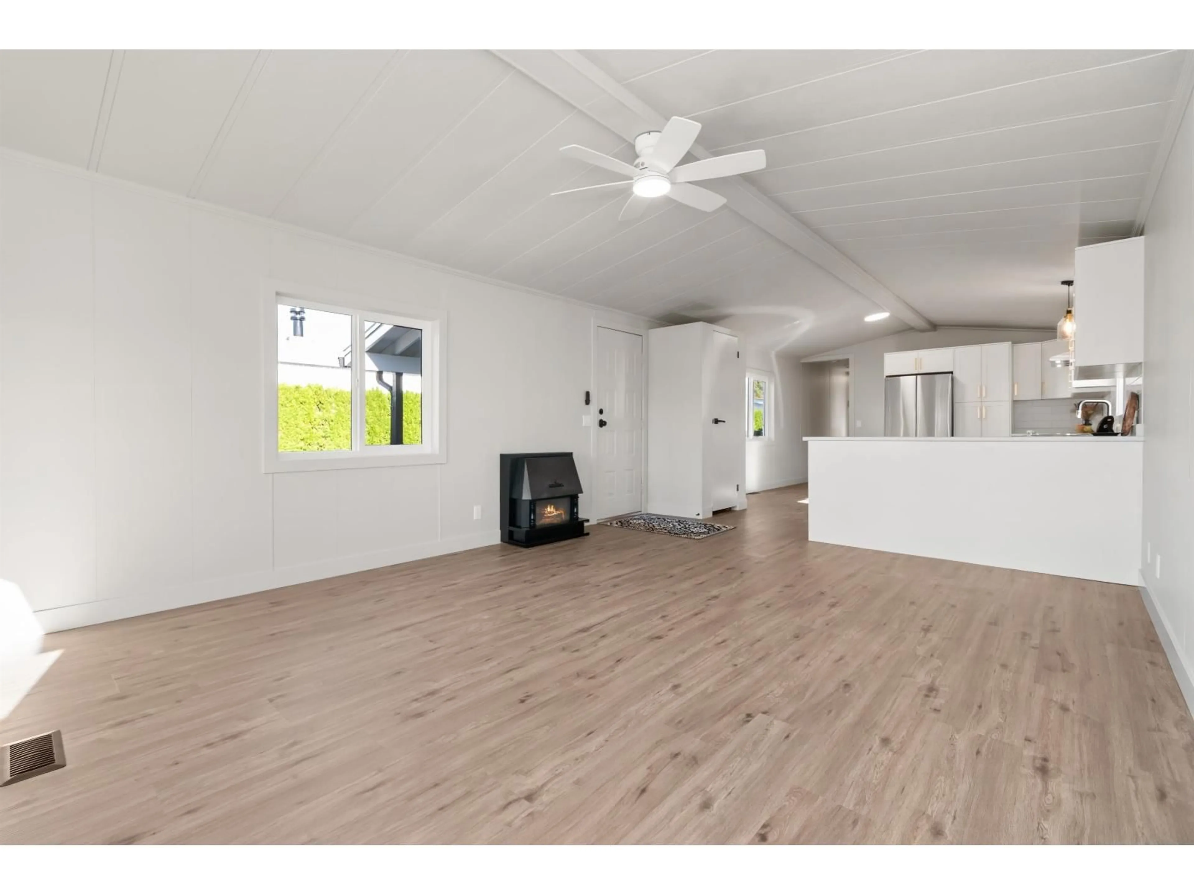 A pic of a room for 133 - 6338 VEDDER ROAD, Chilliwack British Columbia V2R3R4