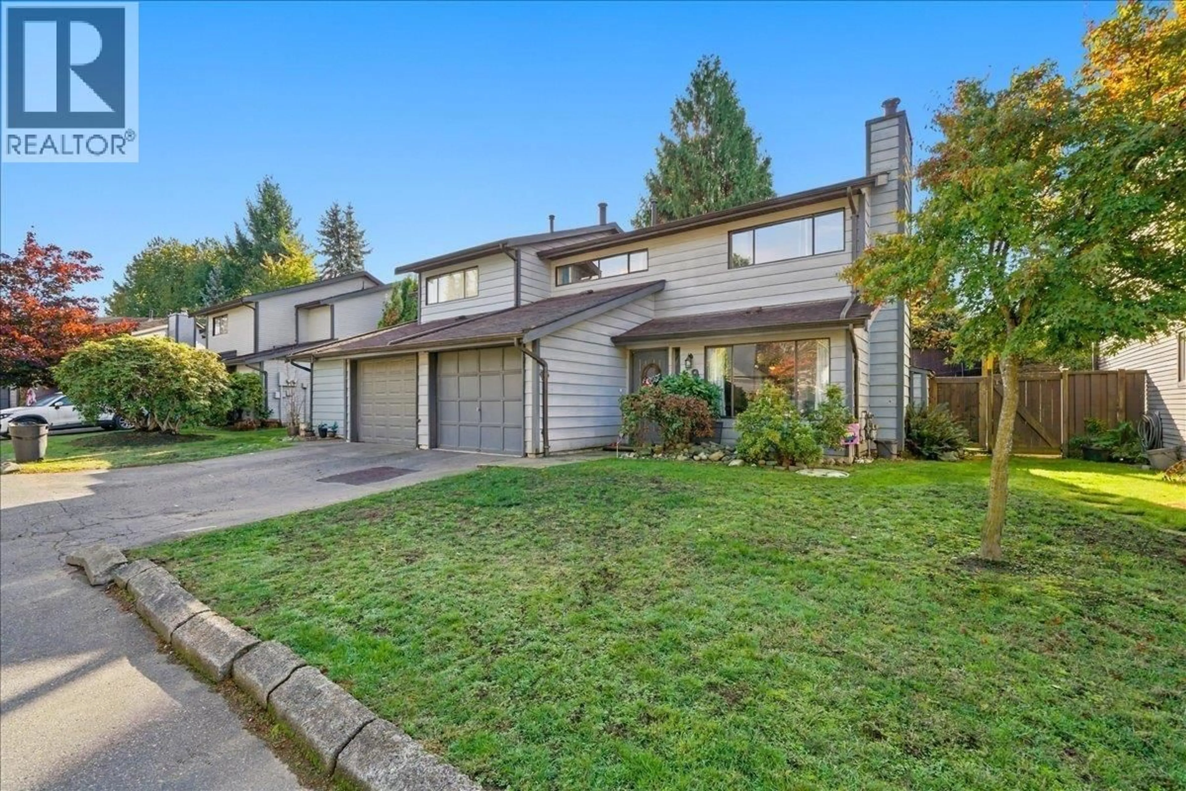 Home with vinyl exterior material, street for 19 - 21550 CHERRINGTON AVENUE, Maple Ridge British Columbia V2X8S7