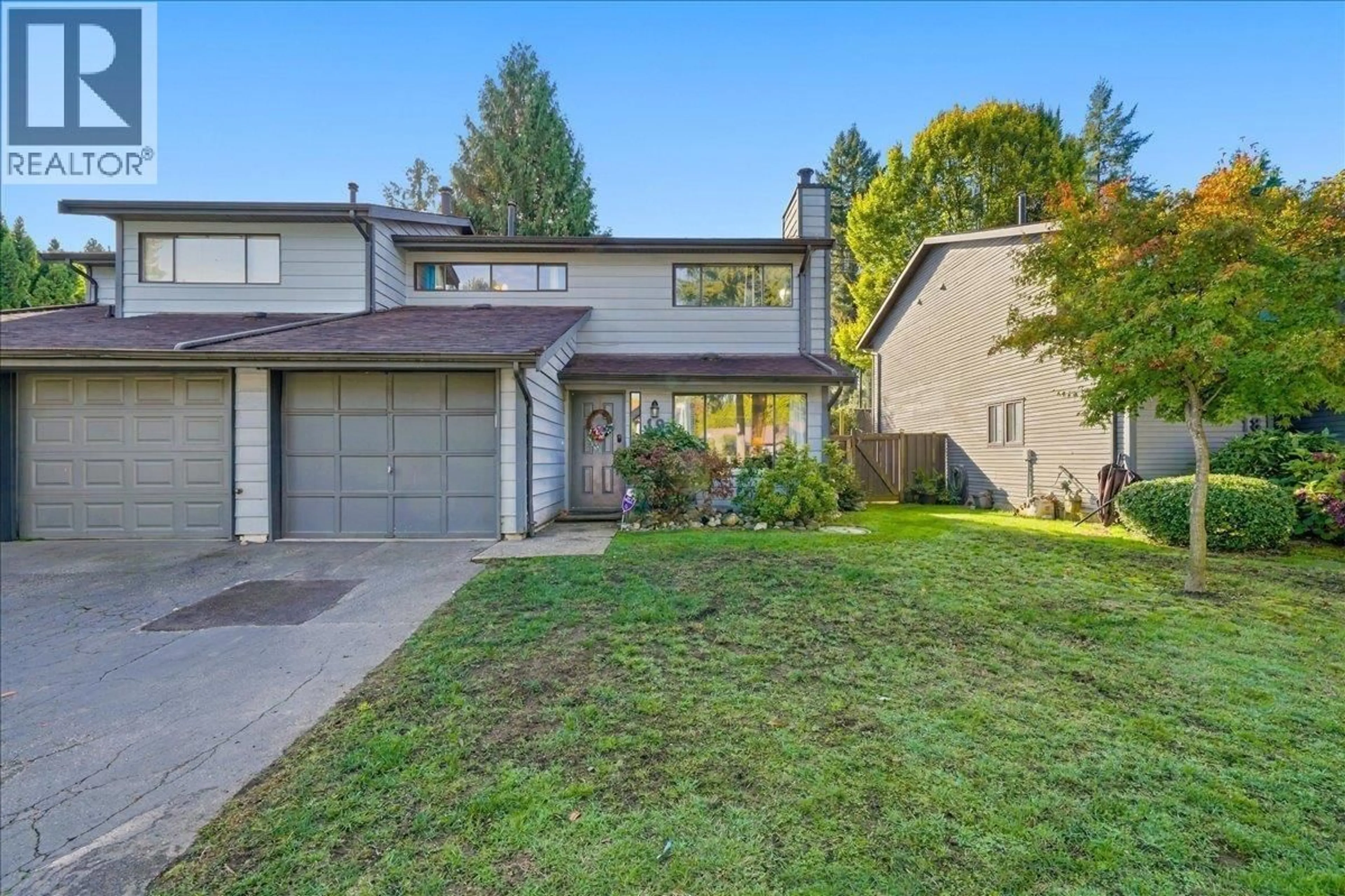 Home with vinyl exterior material, street for 19 - 21550 CHERRINGTON AVENUE, Maple Ridge British Columbia V2X8S7